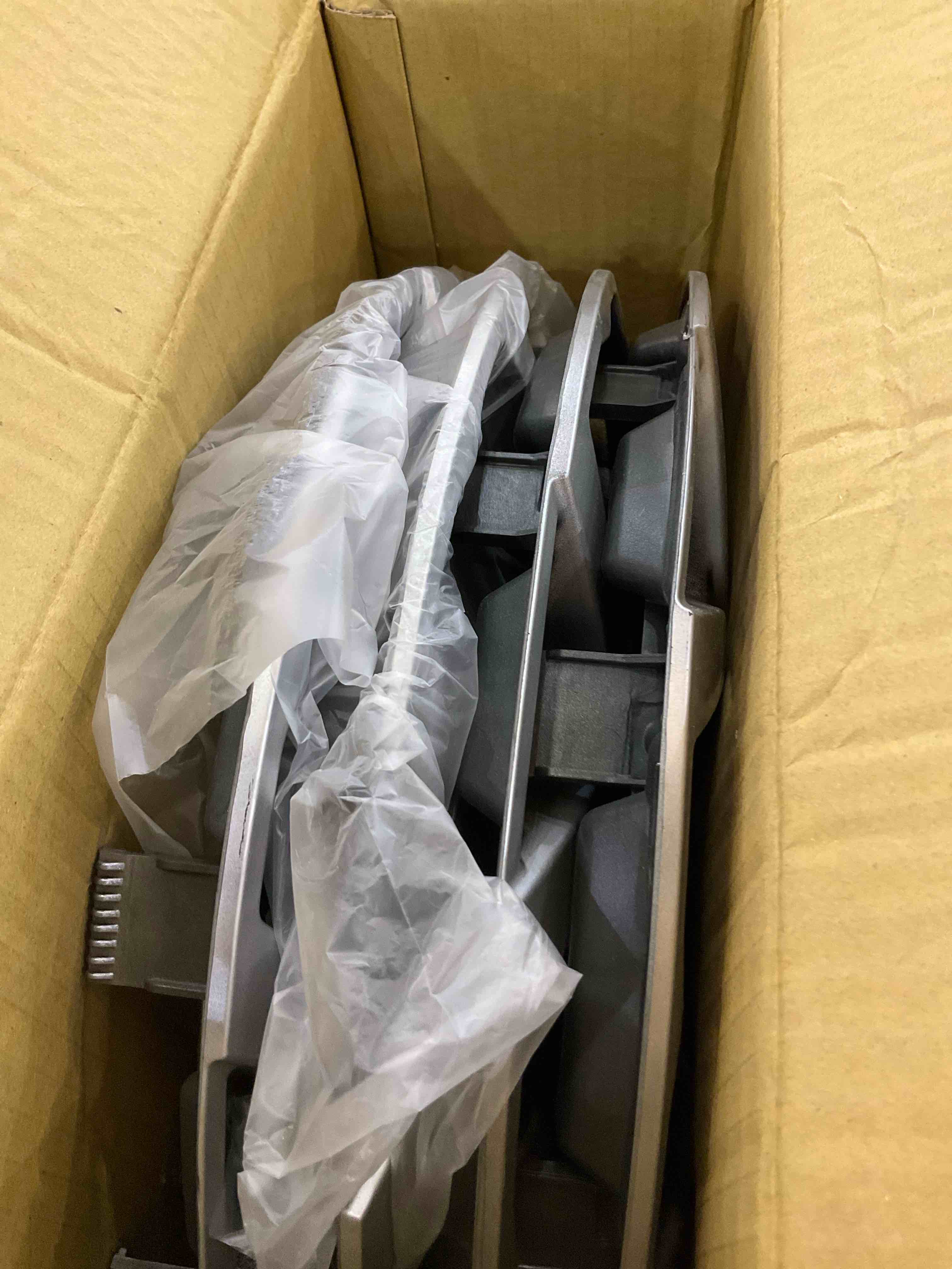 https://s3.amazonaws.com/lotting-images-prod/BargainHunt/EXS01432338_1720448357646.jpeg