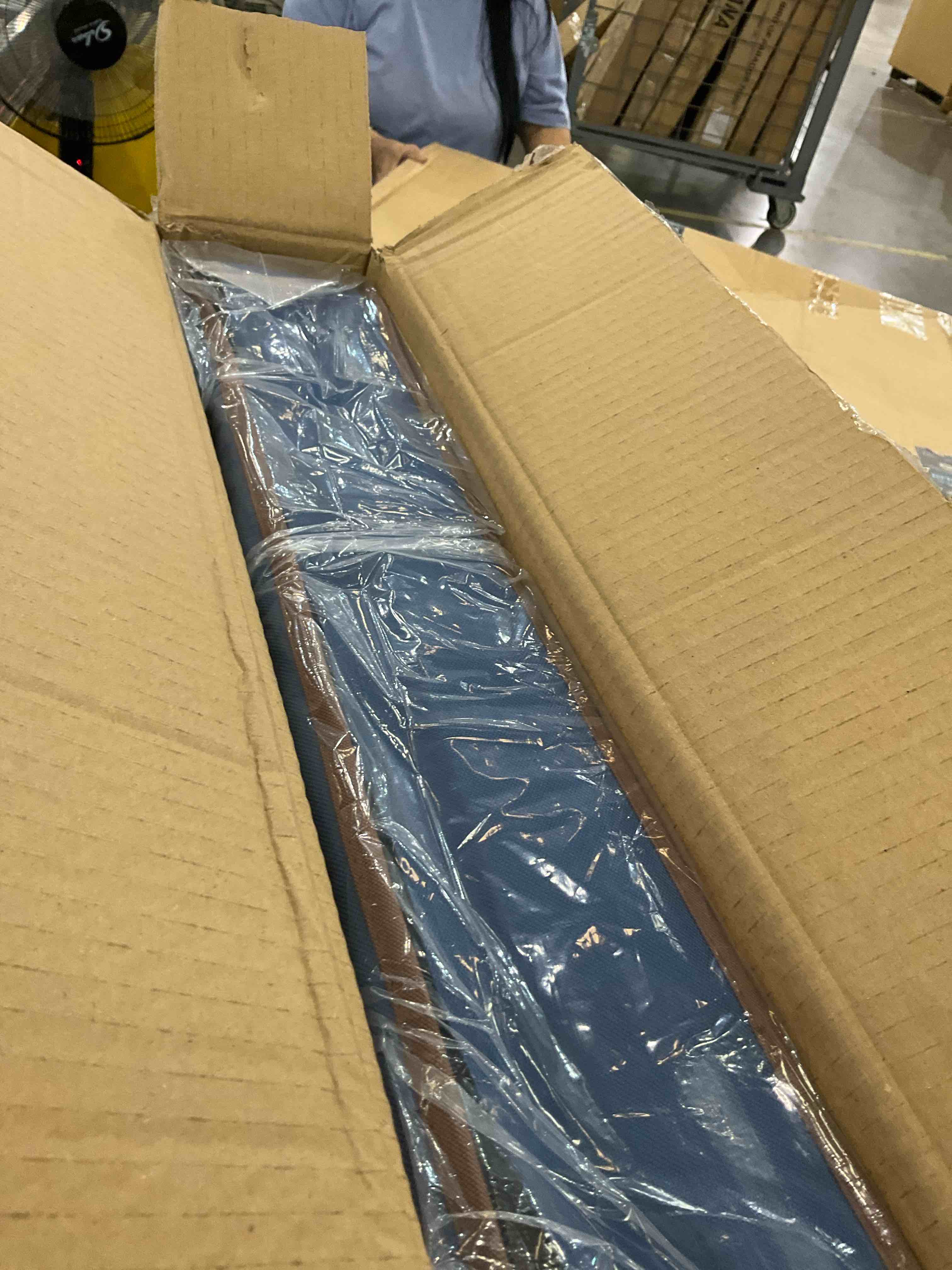 https://s3.amazonaws.com/lotting-images-prod/BargainHunt/EXS01432348_1720449473326.jpeg