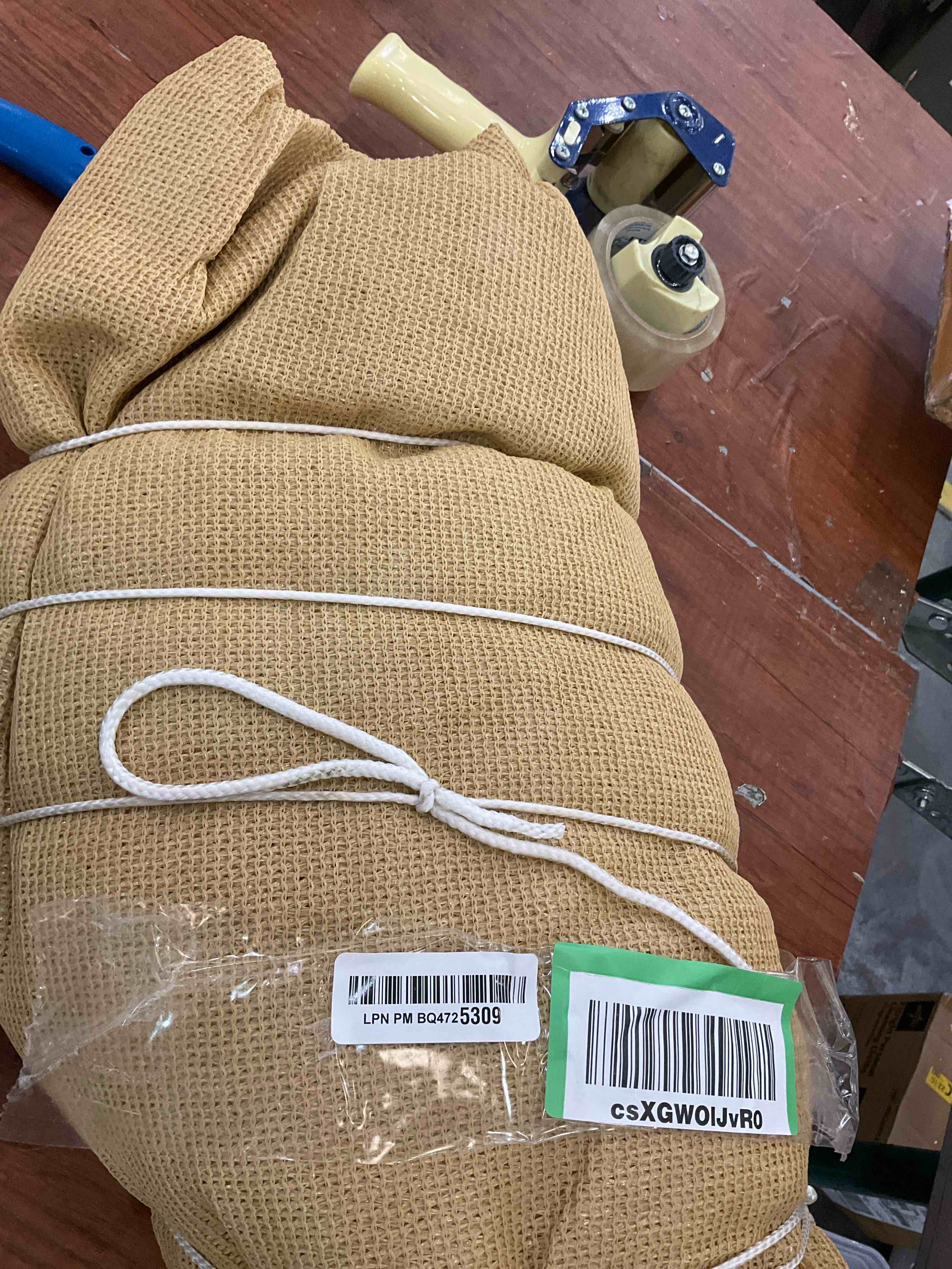 https://s3.amazonaws.com/lotting-images-prod/BargainHunt/EXS01432602_1719859949760.jpeg
