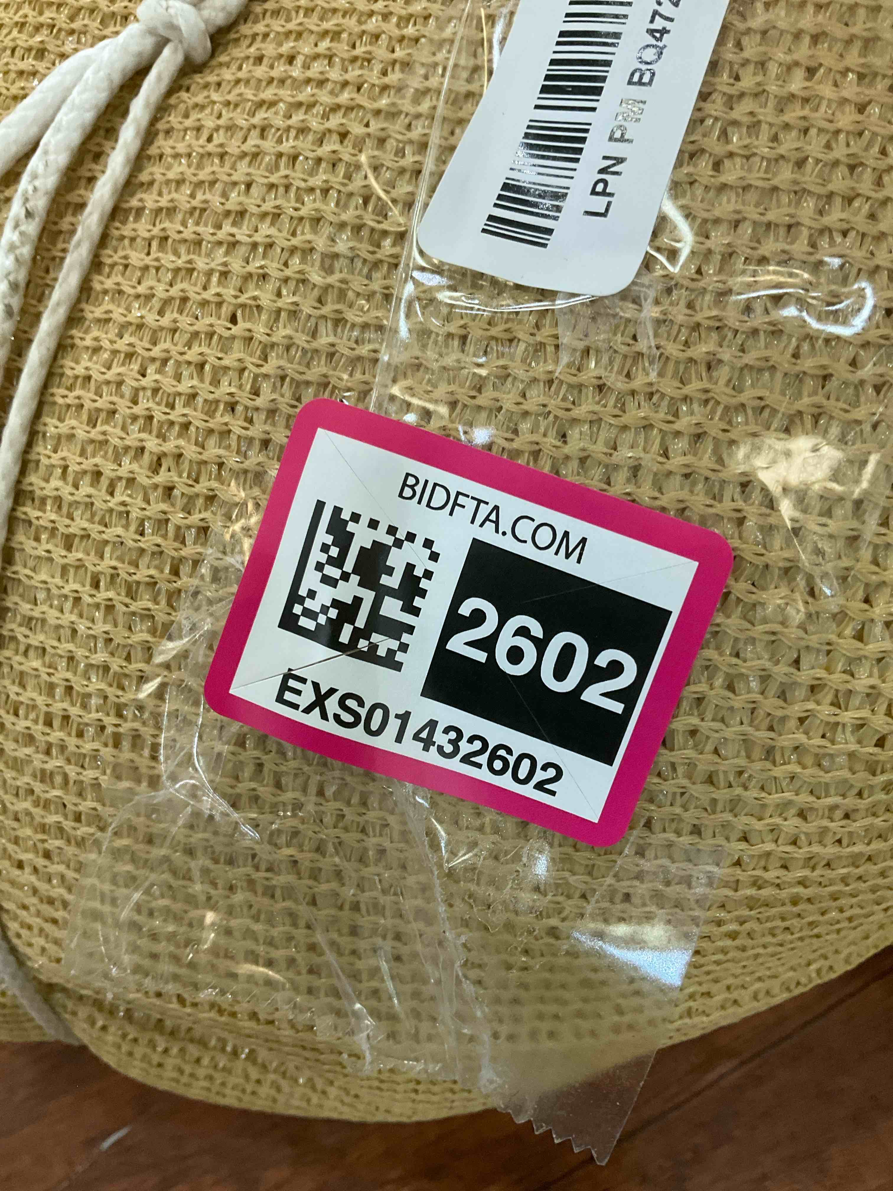 https://s3.amazonaws.com/lotting-images-prod/BargainHunt/EXS01432602_1719859957673.jpeg