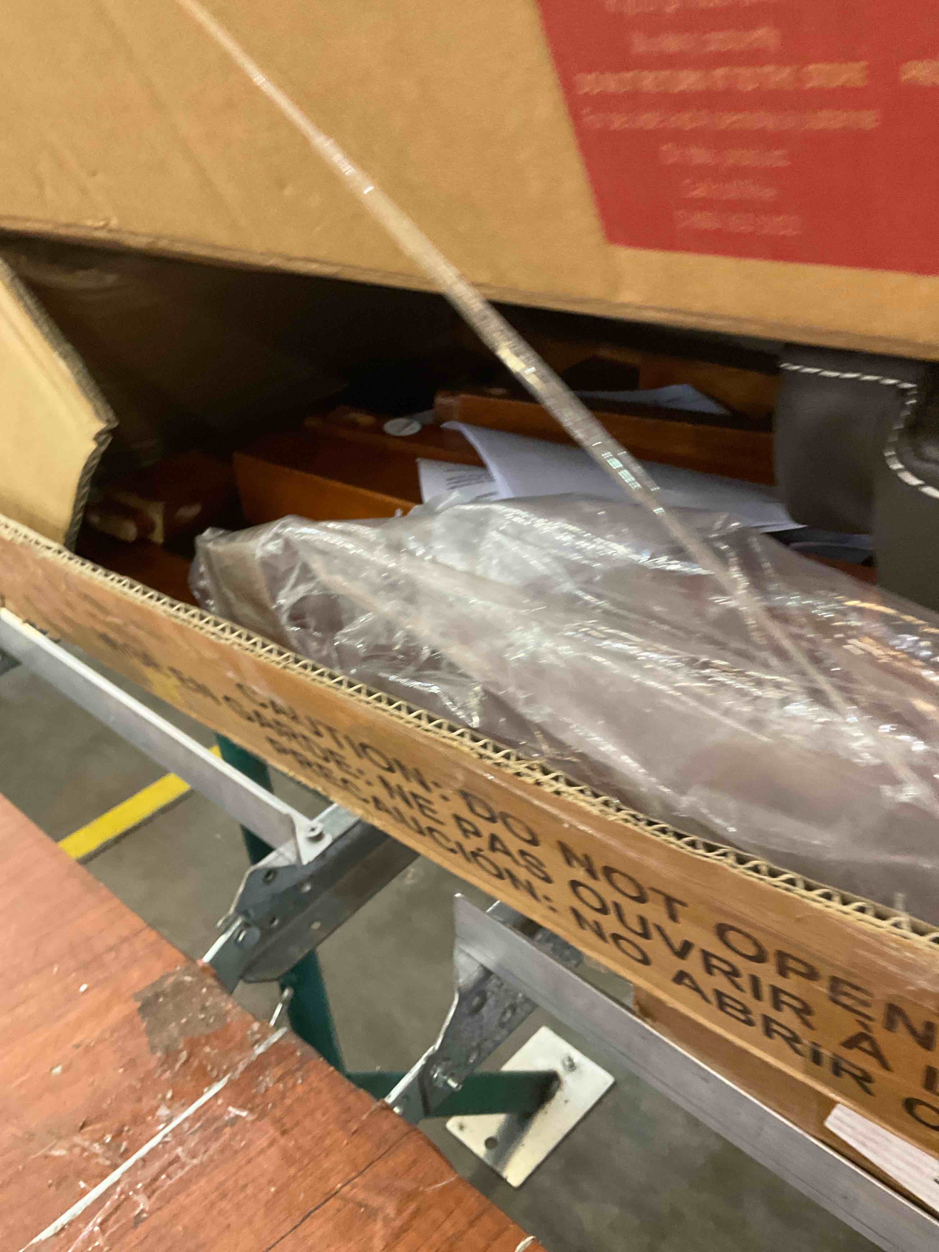 https://s3.amazonaws.com/lotting-images-prod/BargainHunt/EXS01432665_1719932845034.jpeg