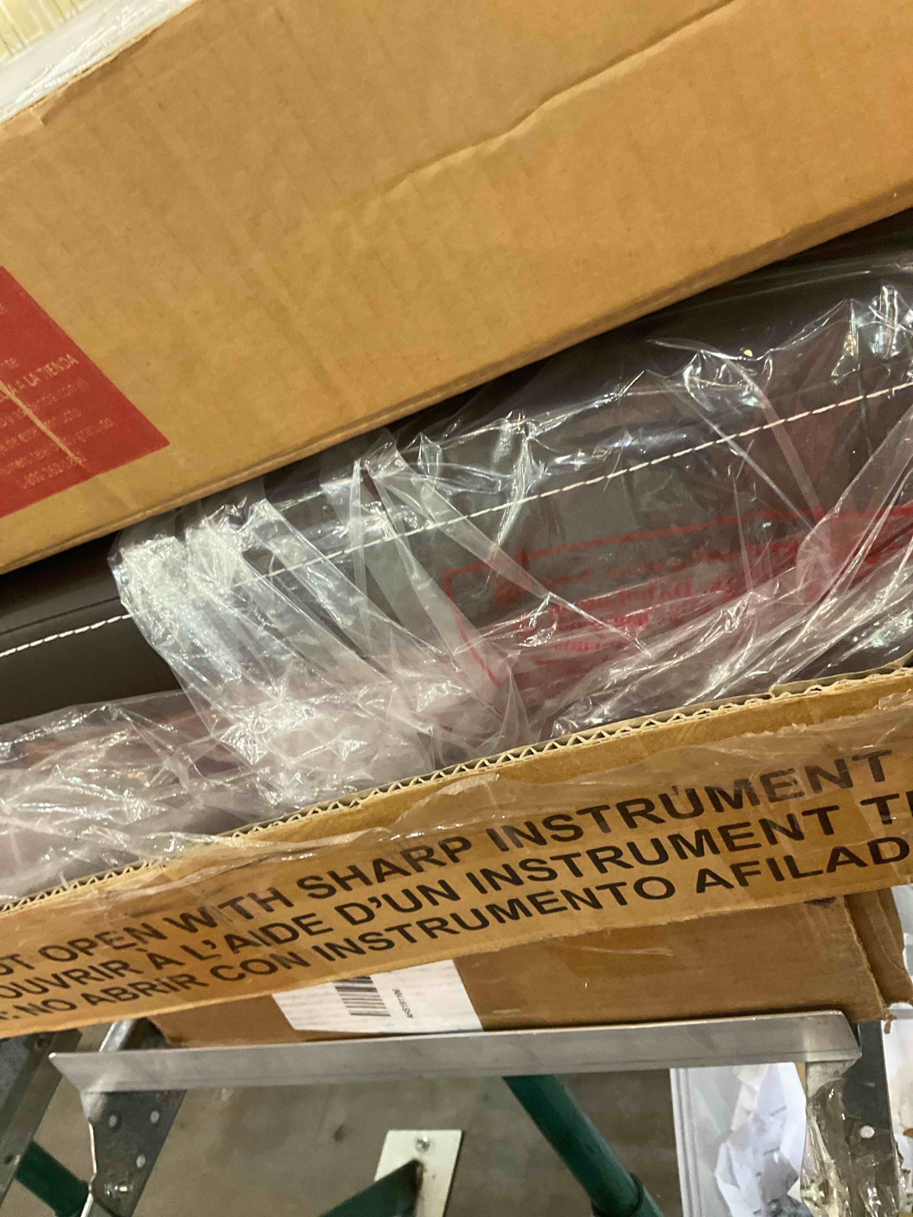 https://s3.amazonaws.com/lotting-images-prod/BargainHunt/EXS01432665_1719932848625.jpeg