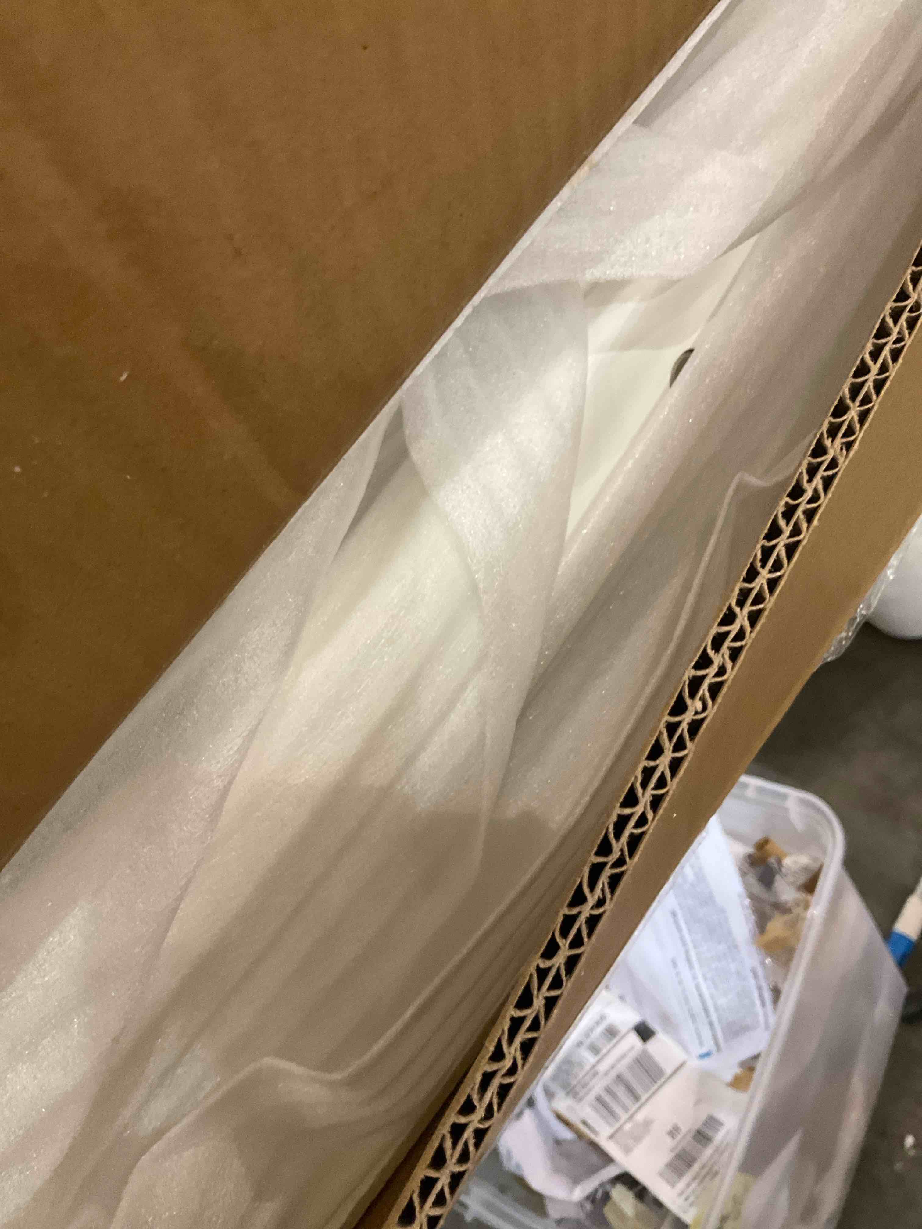https://s3.amazonaws.com/lotting-images-prod/BargainHunt/EXS01432676_1719938507129.jpeg
