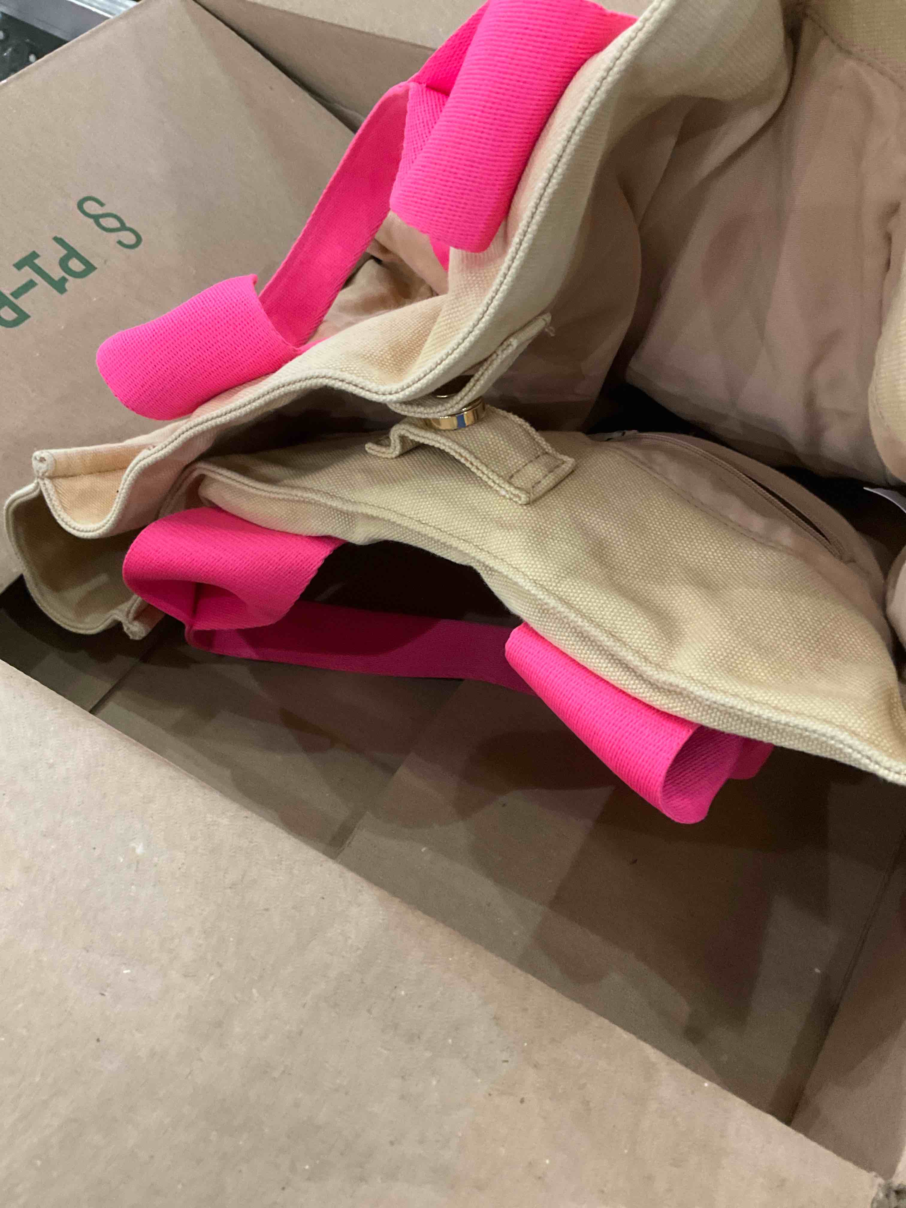 https://s3.amazonaws.com/lotting-images-prod/BargainHunt/EXS01432772_1720026247520.jpeg