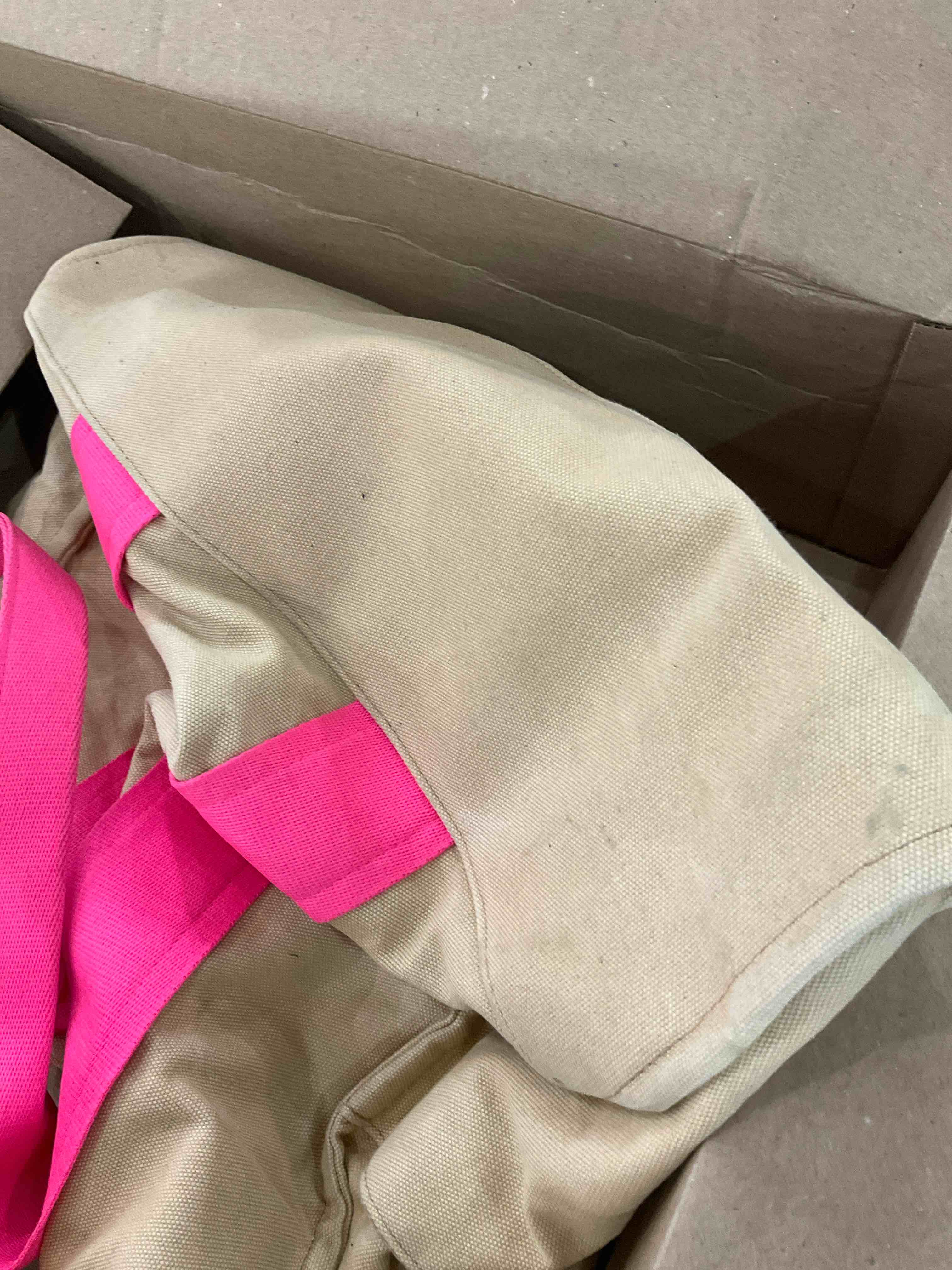 https://s3.amazonaws.com/lotting-images-prod/BargainHunt/EXS01432772_1720026252533.jpeg