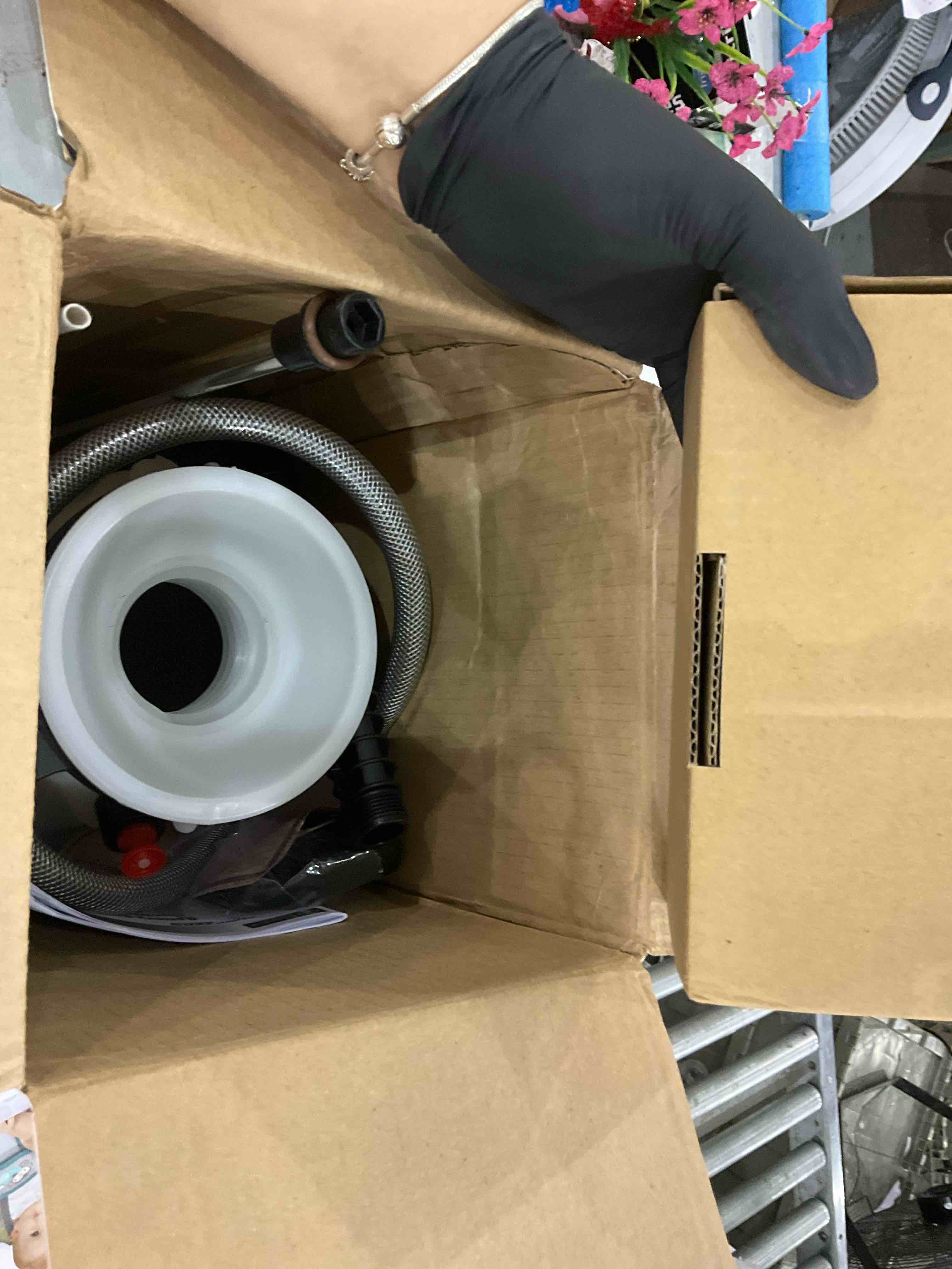 https://s3.amazonaws.com/lotting-images-prod/BargainHunt/EXS01433229_1720610451932.jpeg