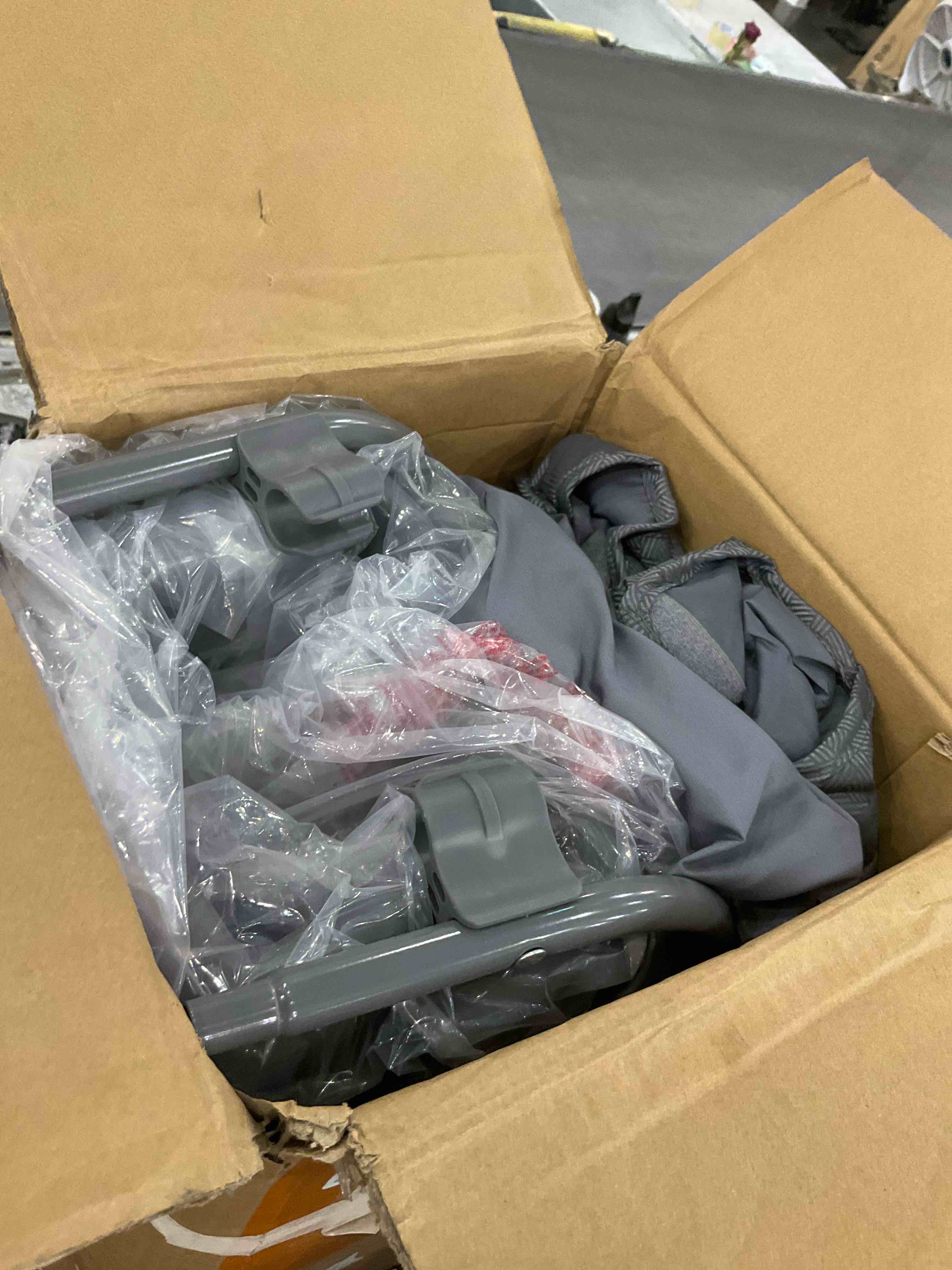 https://s3.amazonaws.com/lotting-images-prod/BargainHunt/EXS01433321_1720701936783.jpeg