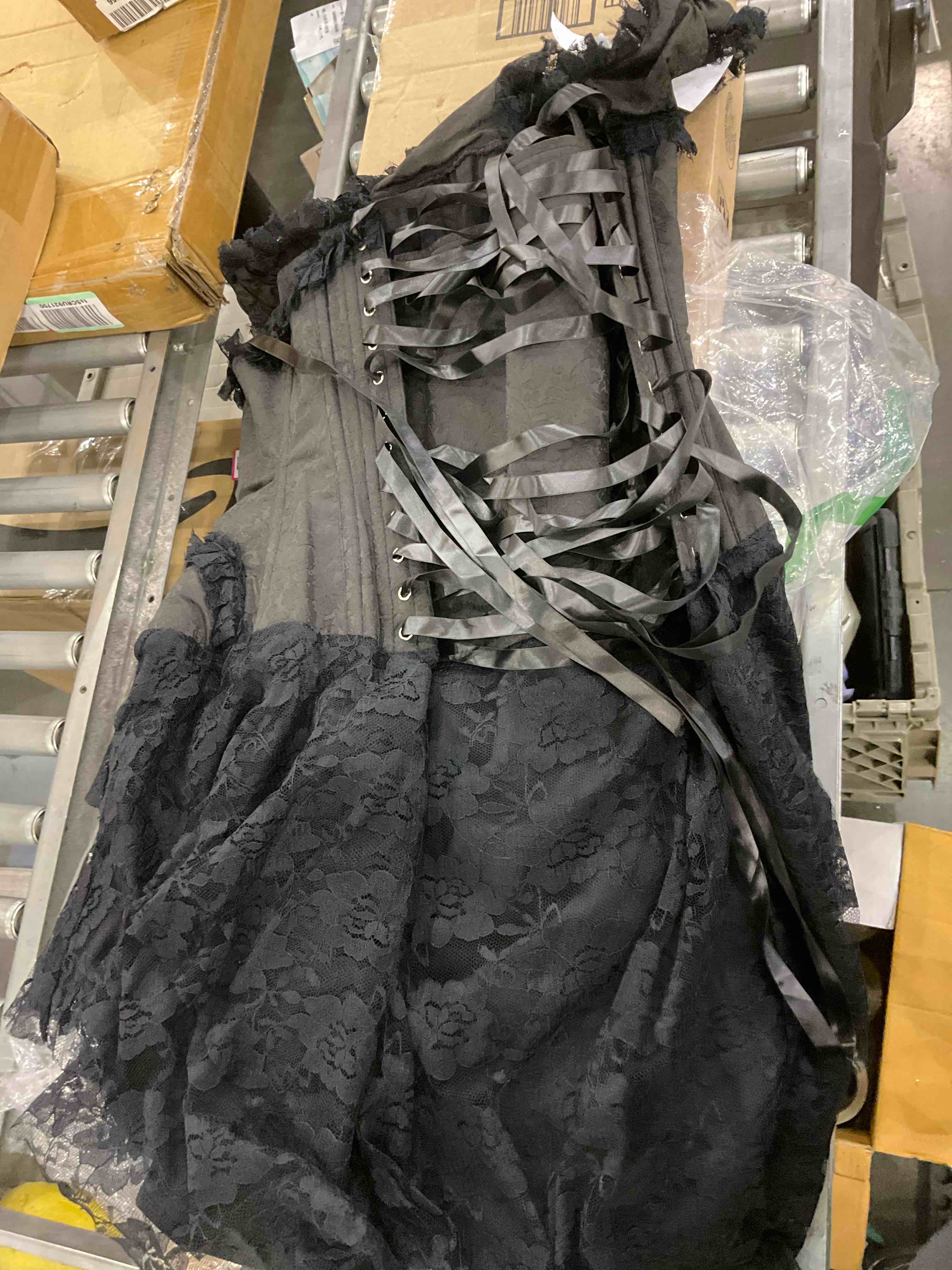 https://s3.amazonaws.com/lotting-images-prod/BargainHunt/EXS01433479_1721215253808.jpeg