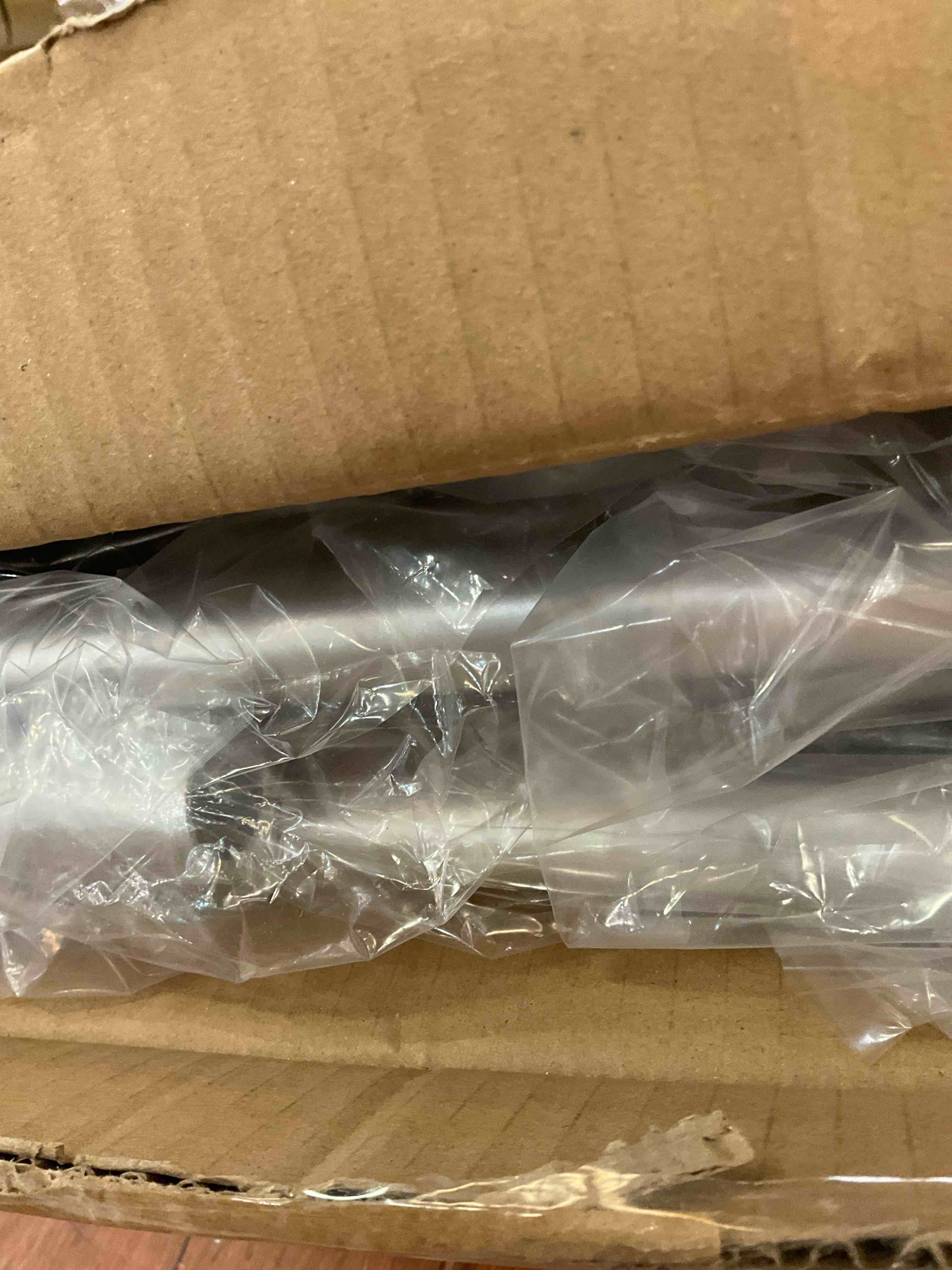https://s3.amazonaws.com/lotting-images-prod/BargainHunt/EXS01433582_1719250771418.jpeg