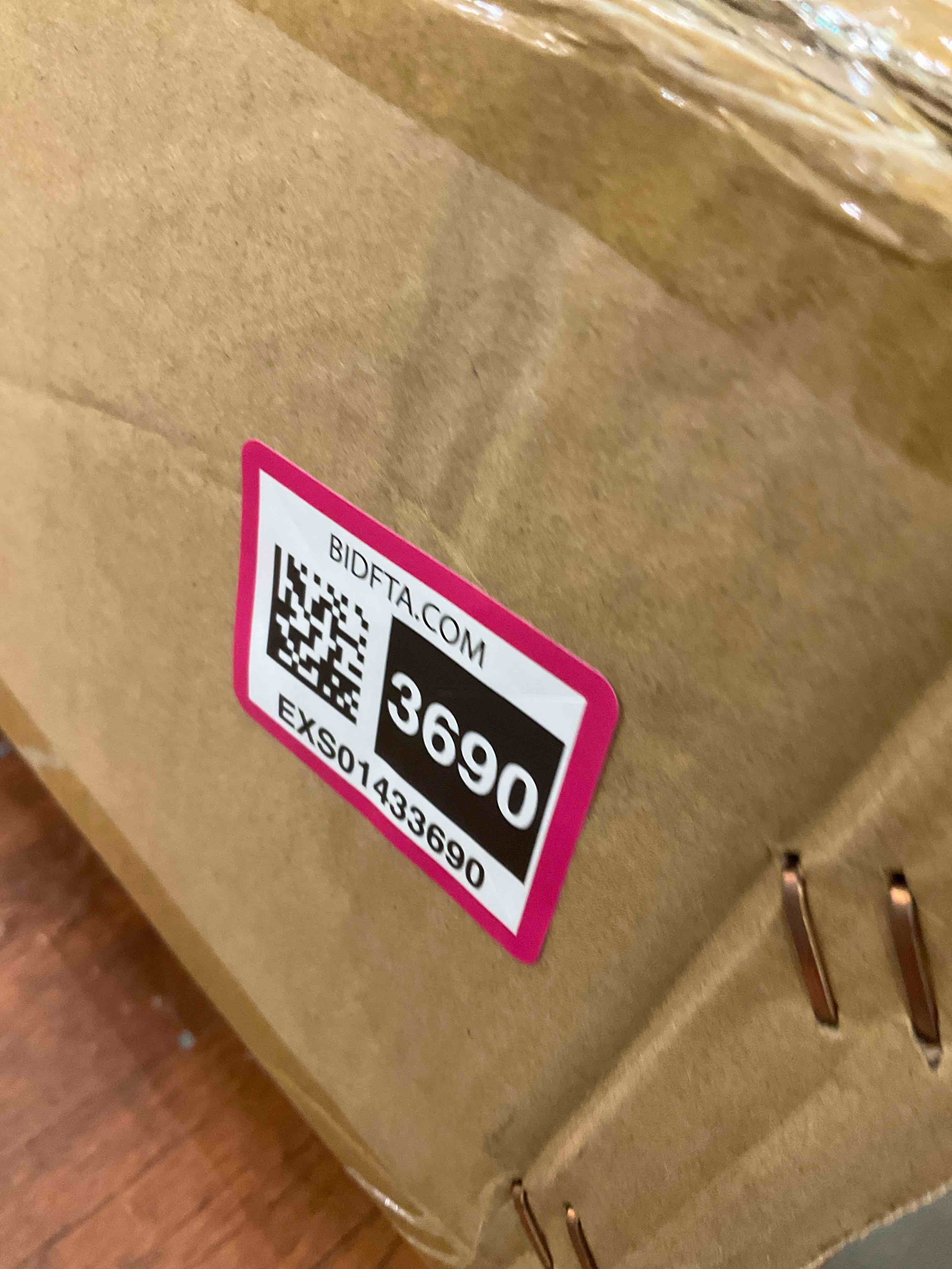 https://s3.amazonaws.com/lotting-images-prod/BargainHunt/EXS01433690_1719325713417.jpeg