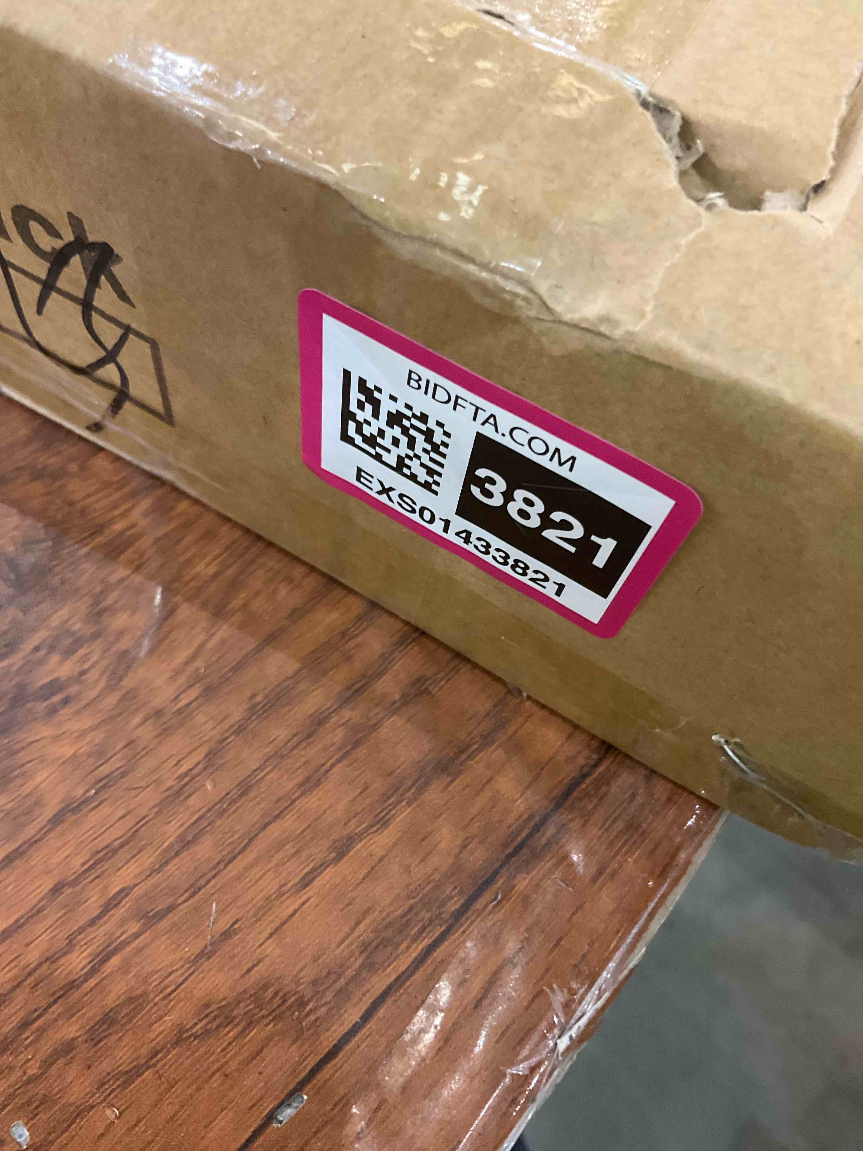 https://s3.amazonaws.com/lotting-images-prod/BargainHunt/EXS01433821_1719403849967.jpeg