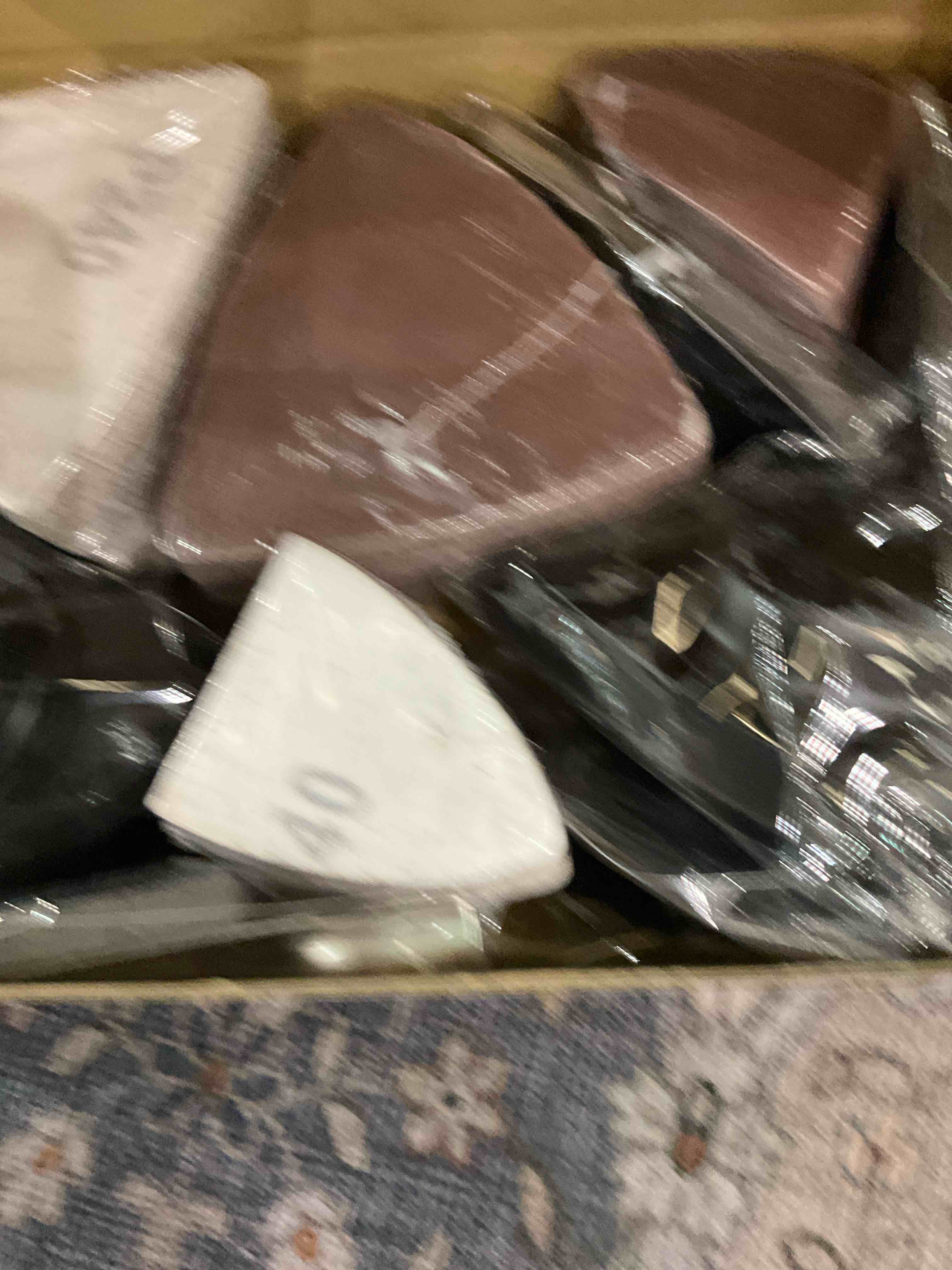 https://s3.amazonaws.com/lotting-images-prod/BargainHunt/EXS01434254_1719492487566.jpeg