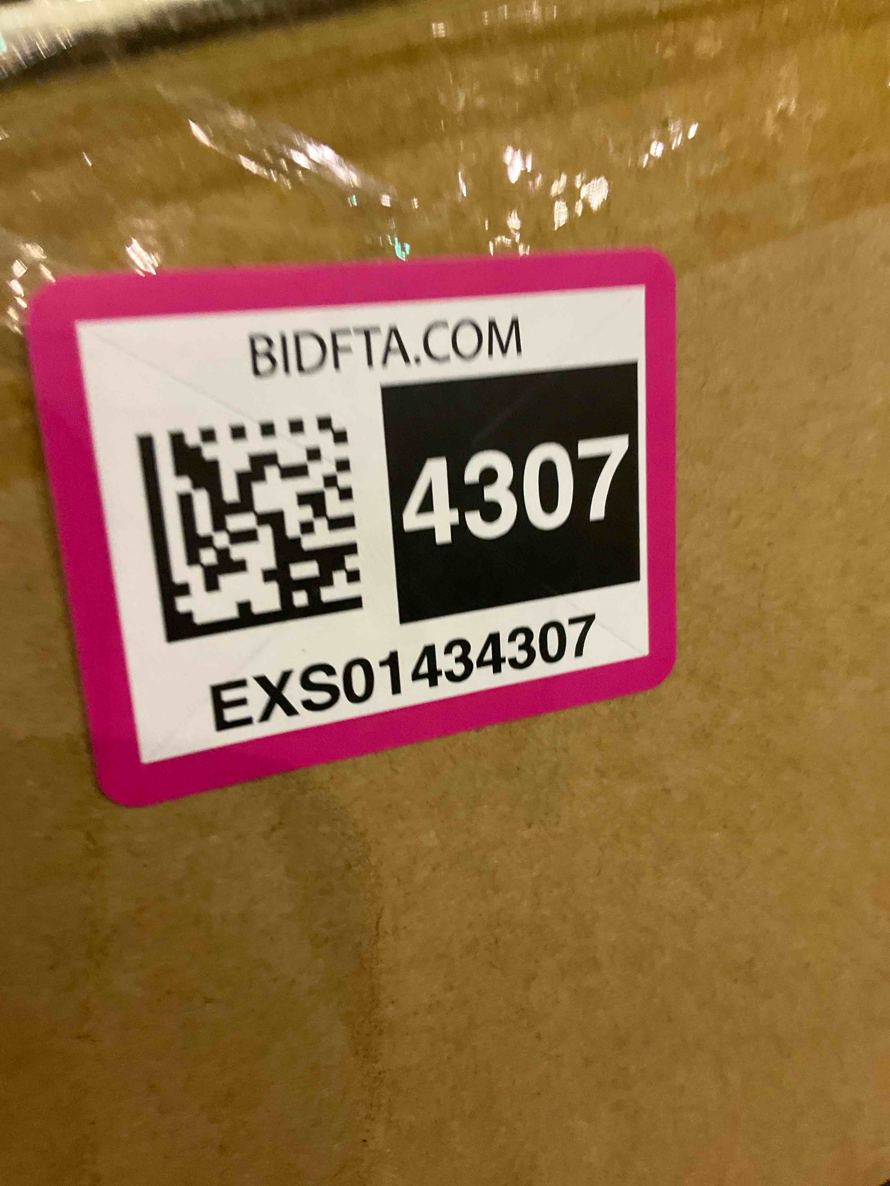 https://s3.amazonaws.com/lotting-images-prod/BargainHunt/EXS01434307_1719920640933.jpeg