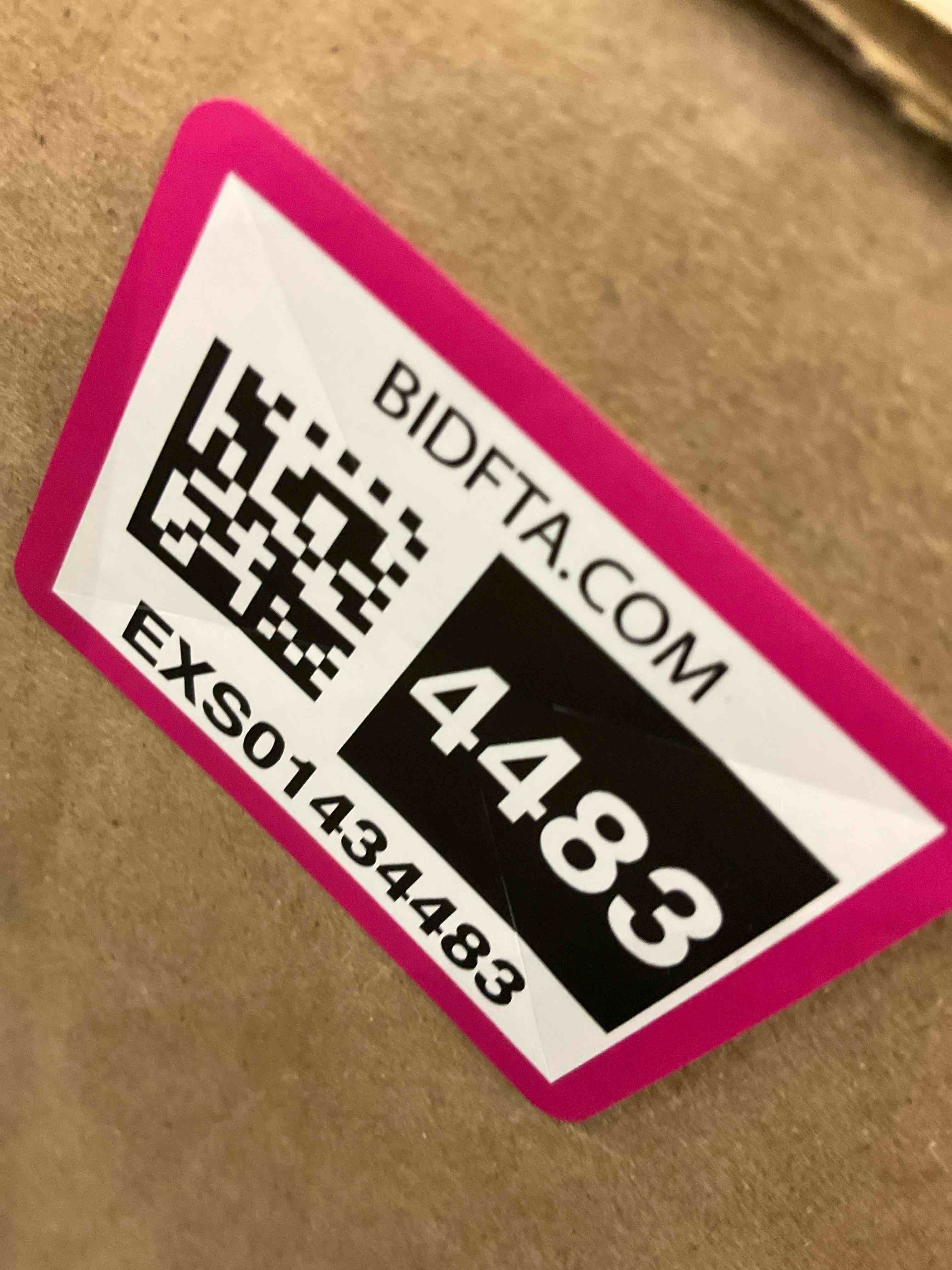 https://s3.amazonaws.com/lotting-images-prod/BargainHunt/EXS01434483_1720453734273.jpeg