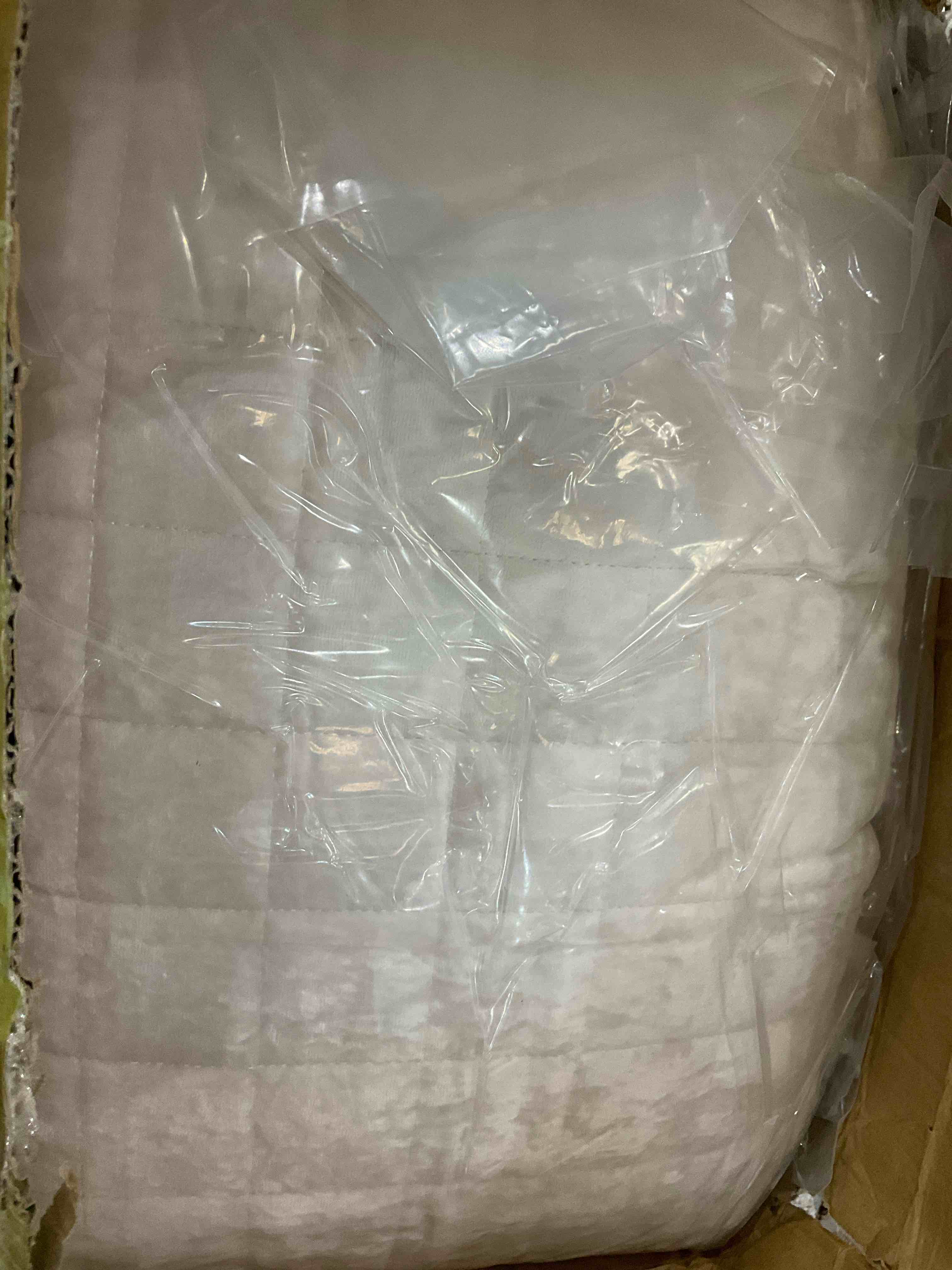 https://s3.amazonaws.com/lotting-images-prod/BargainHunt/EXS01434650_1719421353640.jpeg