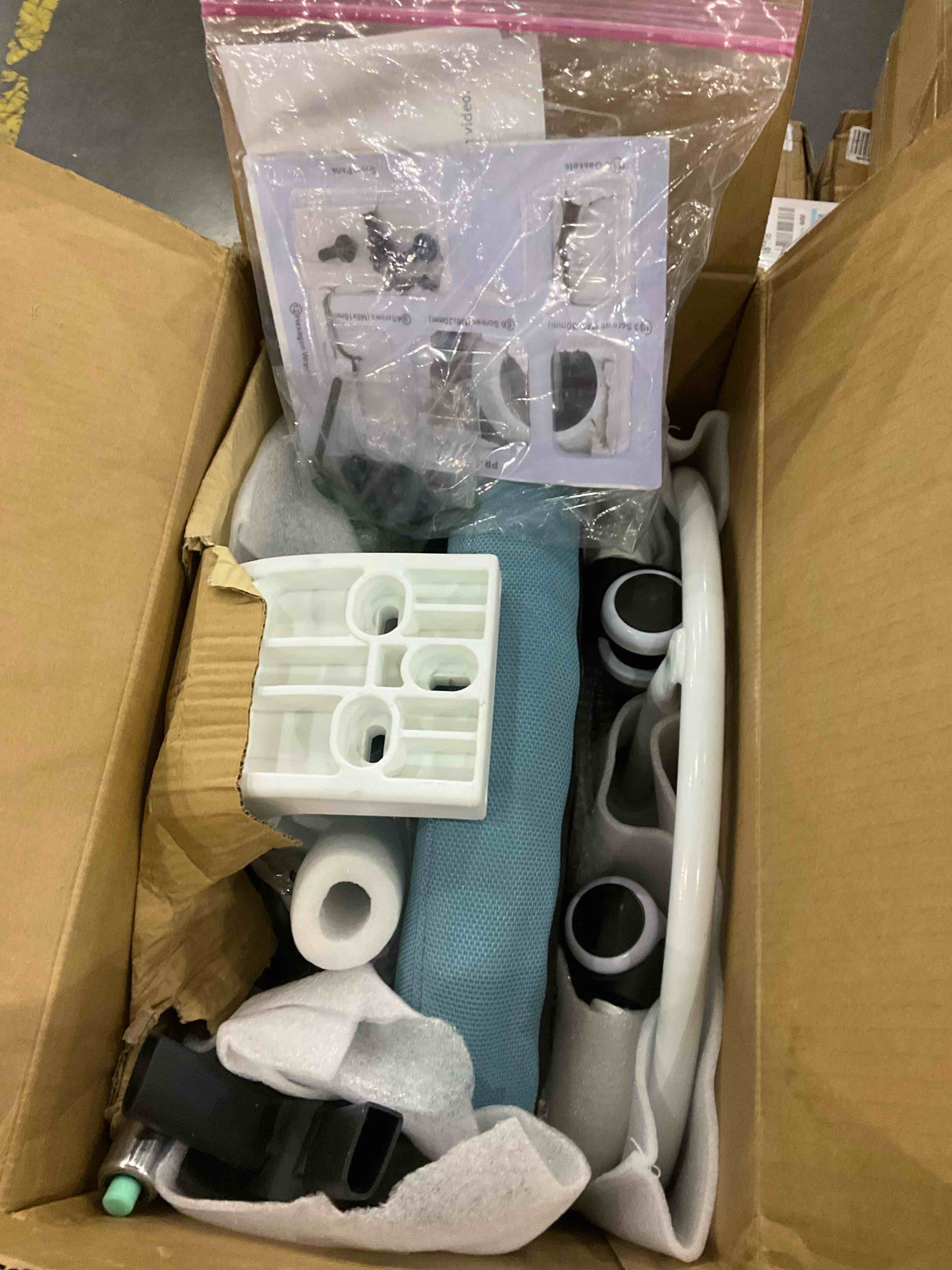 https://s3.amazonaws.com/lotting-images-prod/BargainHunt/EXS01435112_1719314863687.jpeg