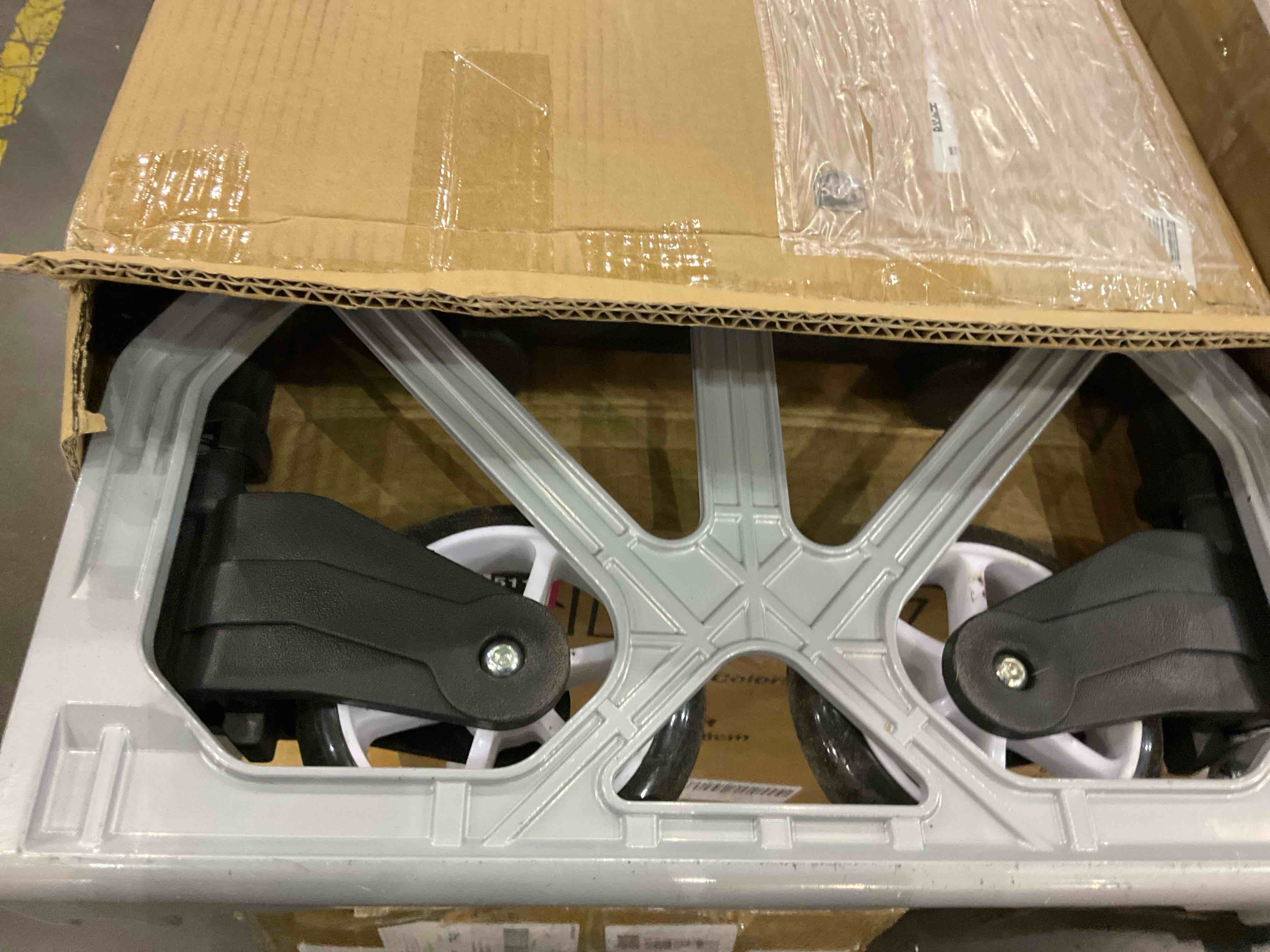 https://s3.amazonaws.com/lotting-images-prod/BargainHunt/EXS01435117_1719315130415.jpeg