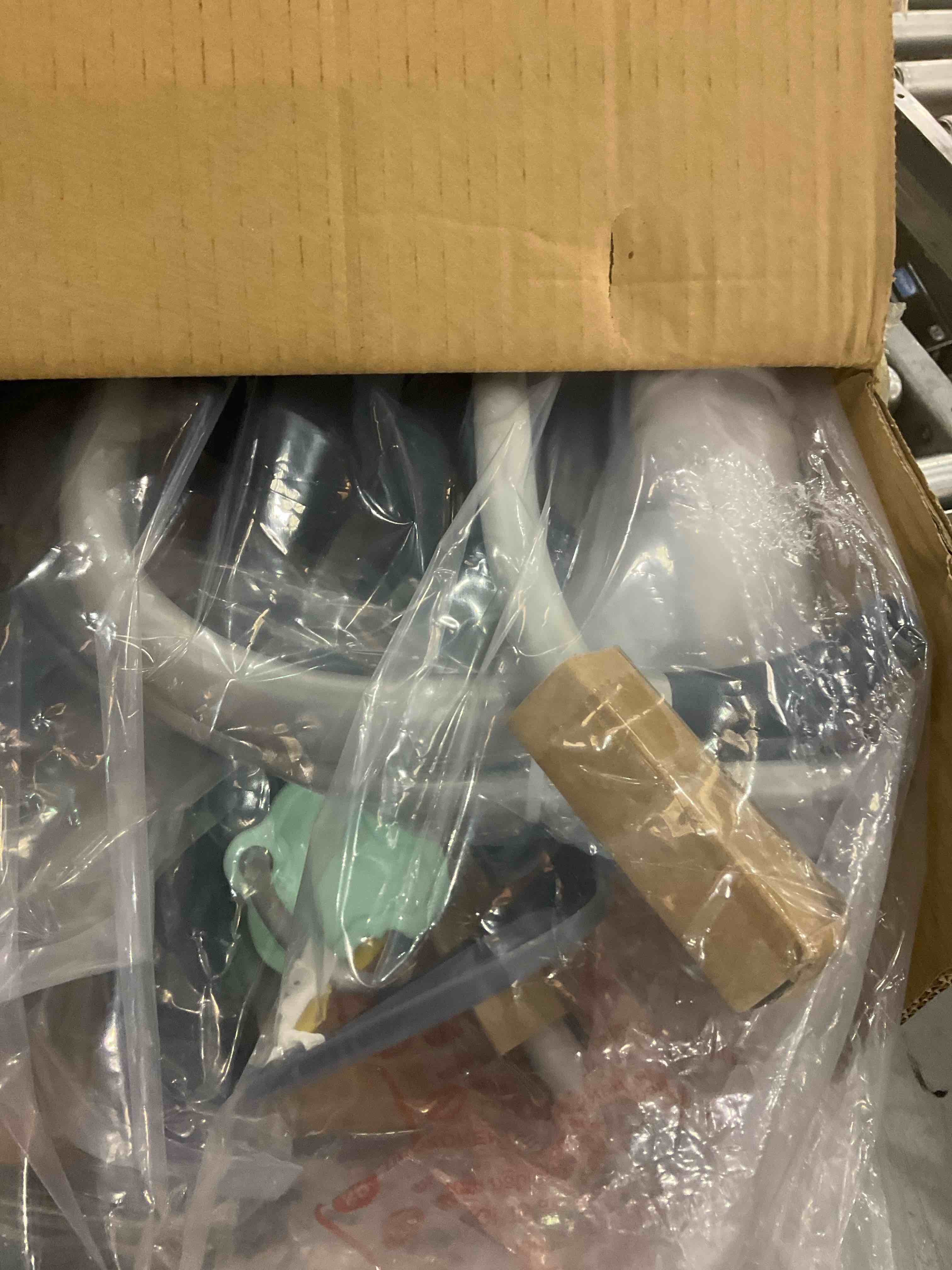 https://s3.amazonaws.com/lotting-images-prod/BargainHunt/EXS01435311_1719421508351.jpeg