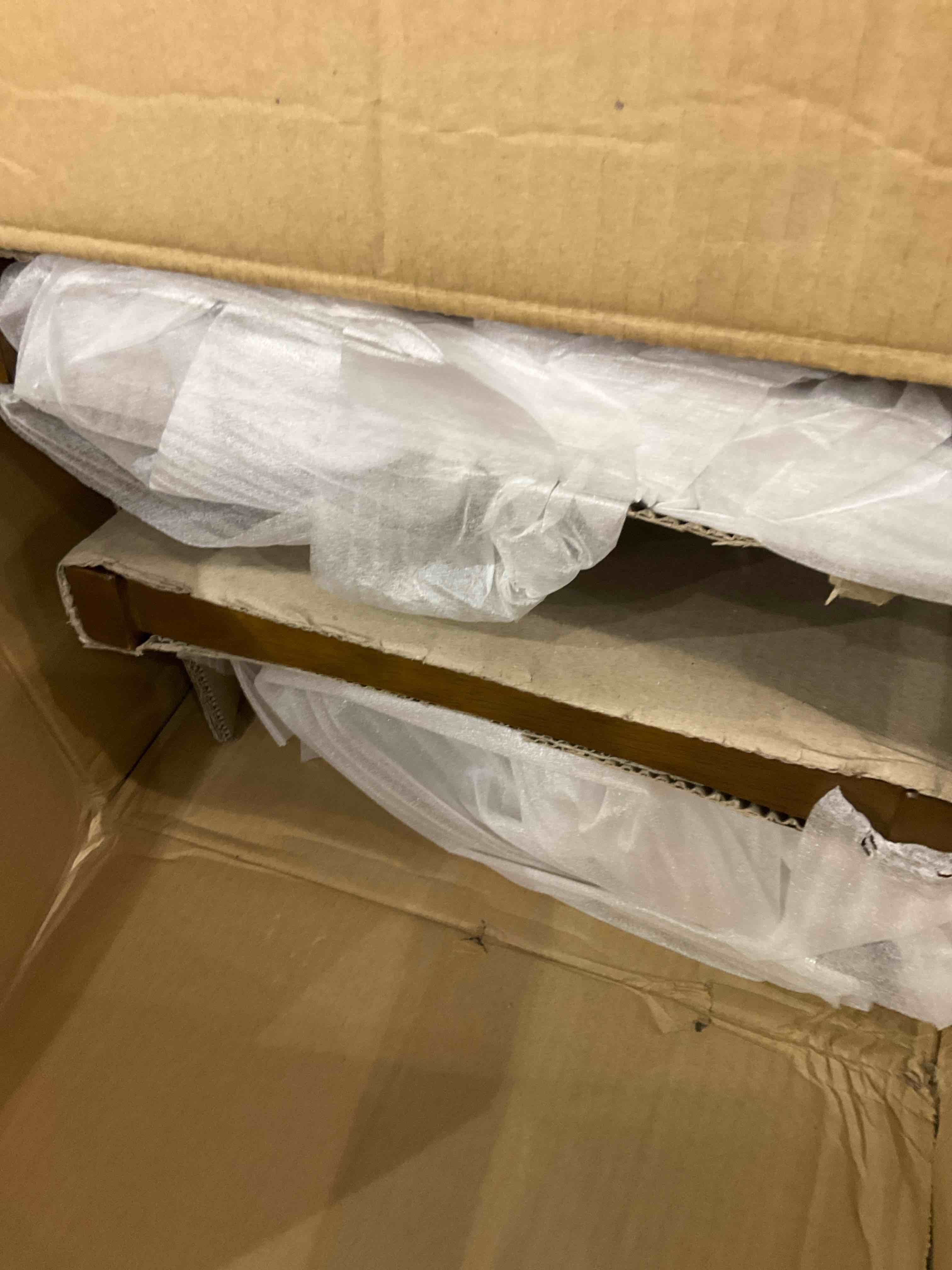 https://s3.amazonaws.com/lotting-images-prod/BargainHunt/EXS01435495_1719920385804.jpeg