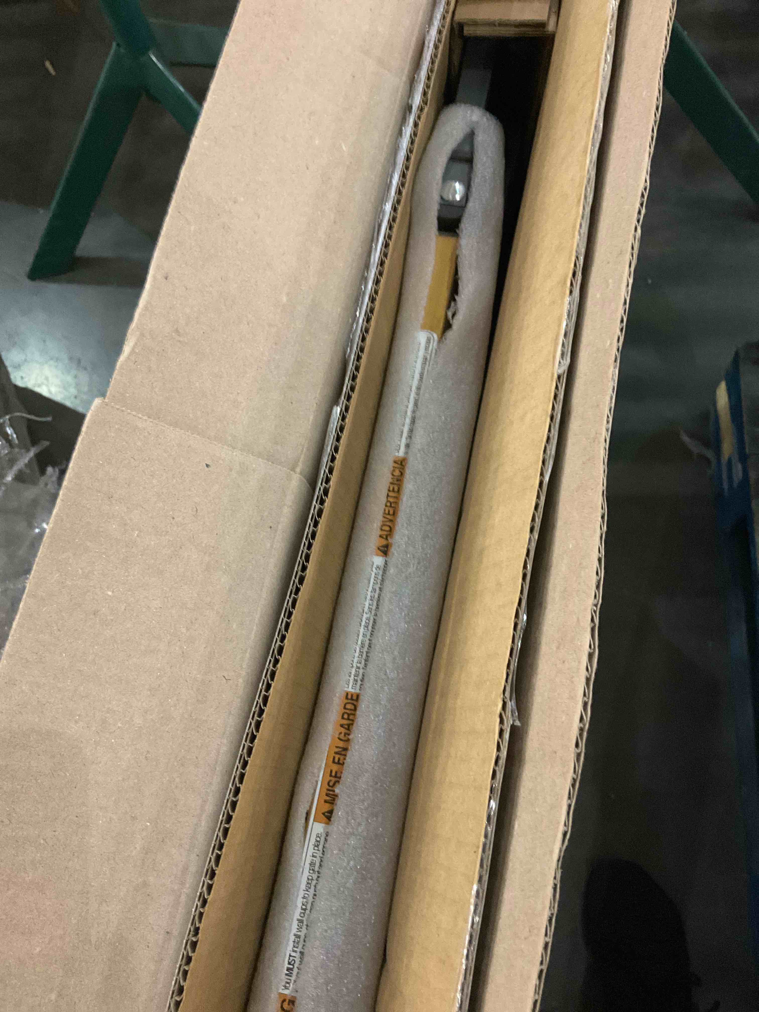 https://s3.amazonaws.com/lotting-images-prod/BargainHunt/EXS01435496_1719920600125.jpeg