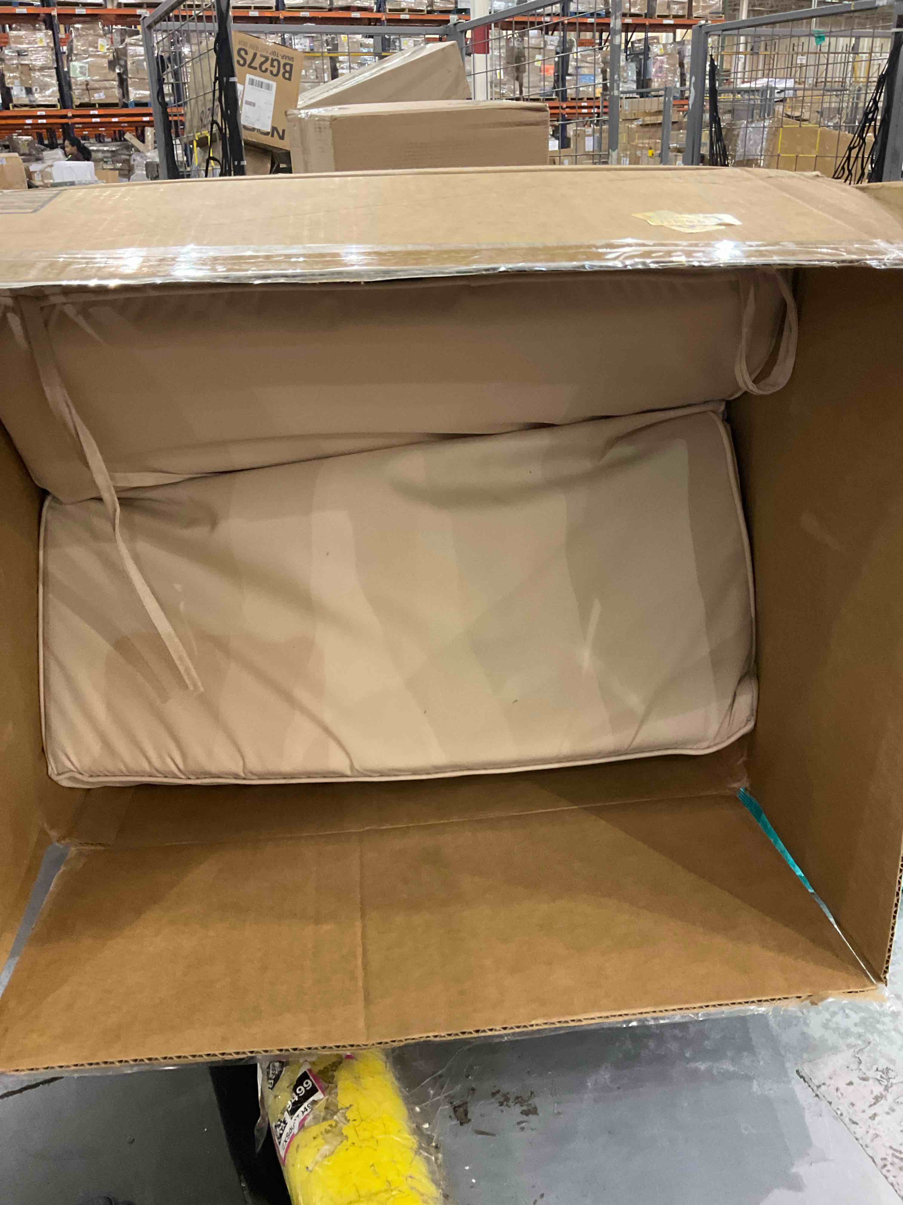 https://s3.amazonaws.com/lotting-images-prod/BargainHunt/EXS01435640_1719314557216.jpeg