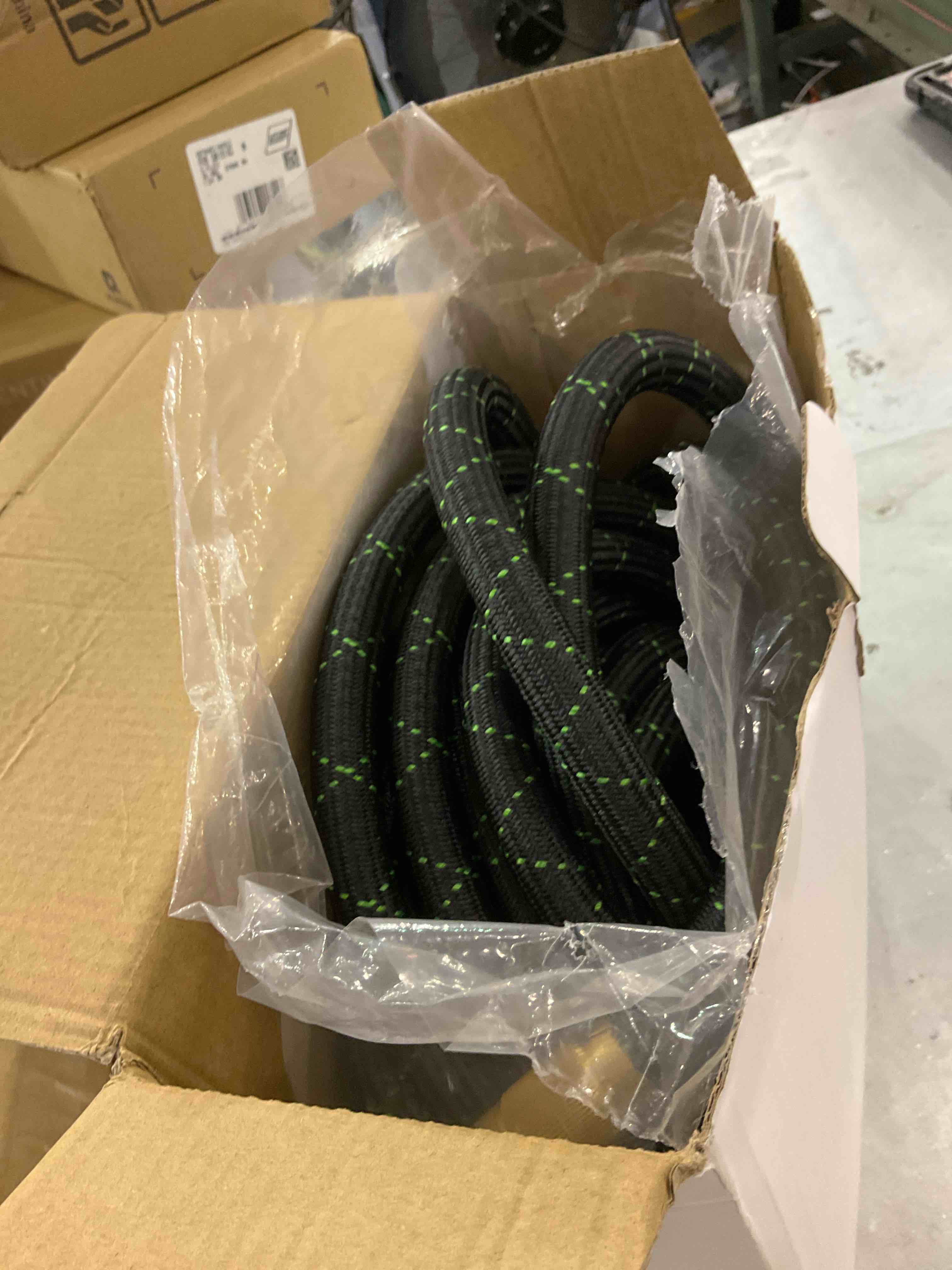 https://s3.amazonaws.com/lotting-images-prod/BargainHunt/EXS01435819_1719402695573.jpeg