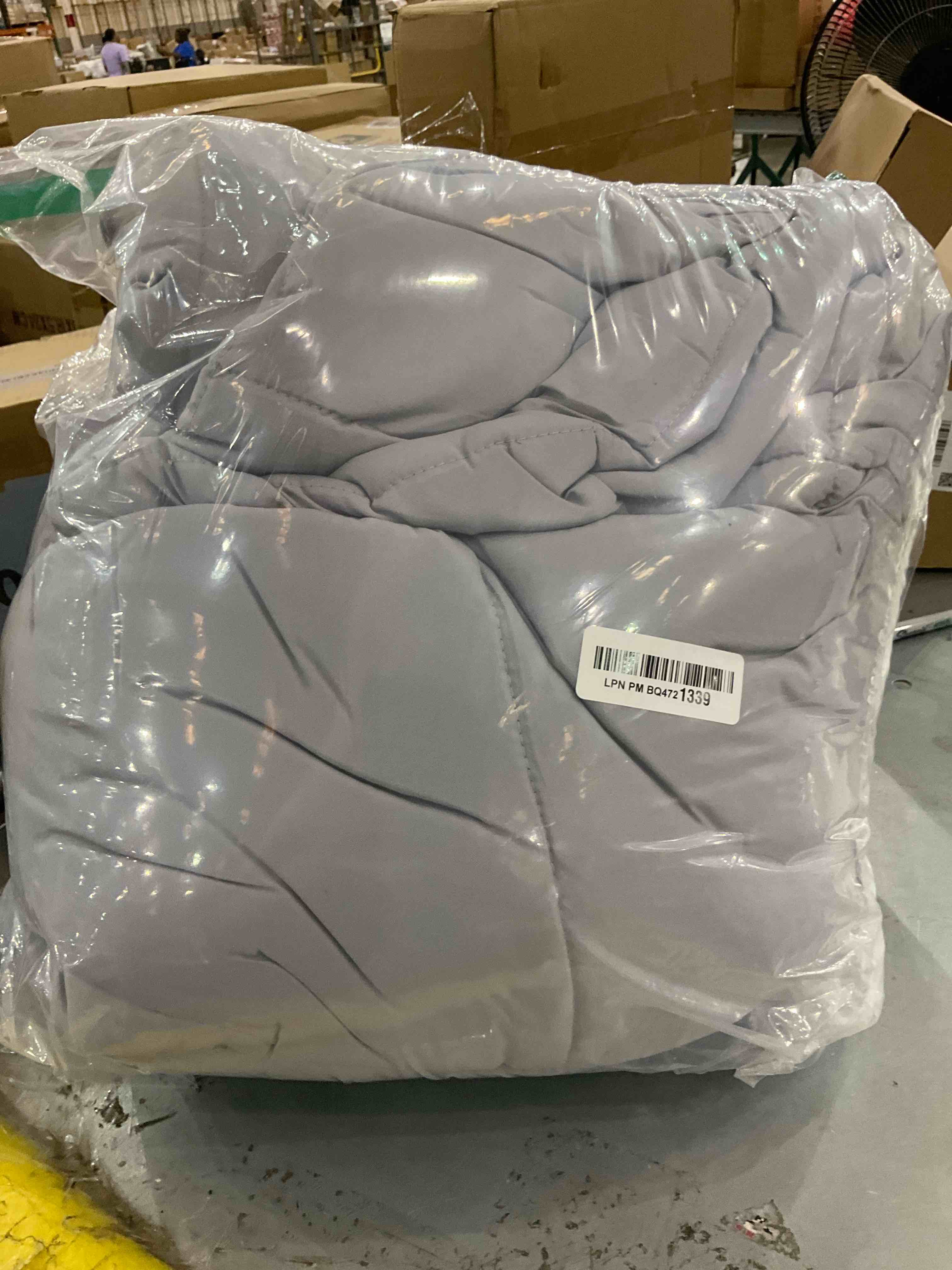 https://s3.amazonaws.com/lotting-images-prod/BargainHunt/EXS01435947_1719423425207.jpeg