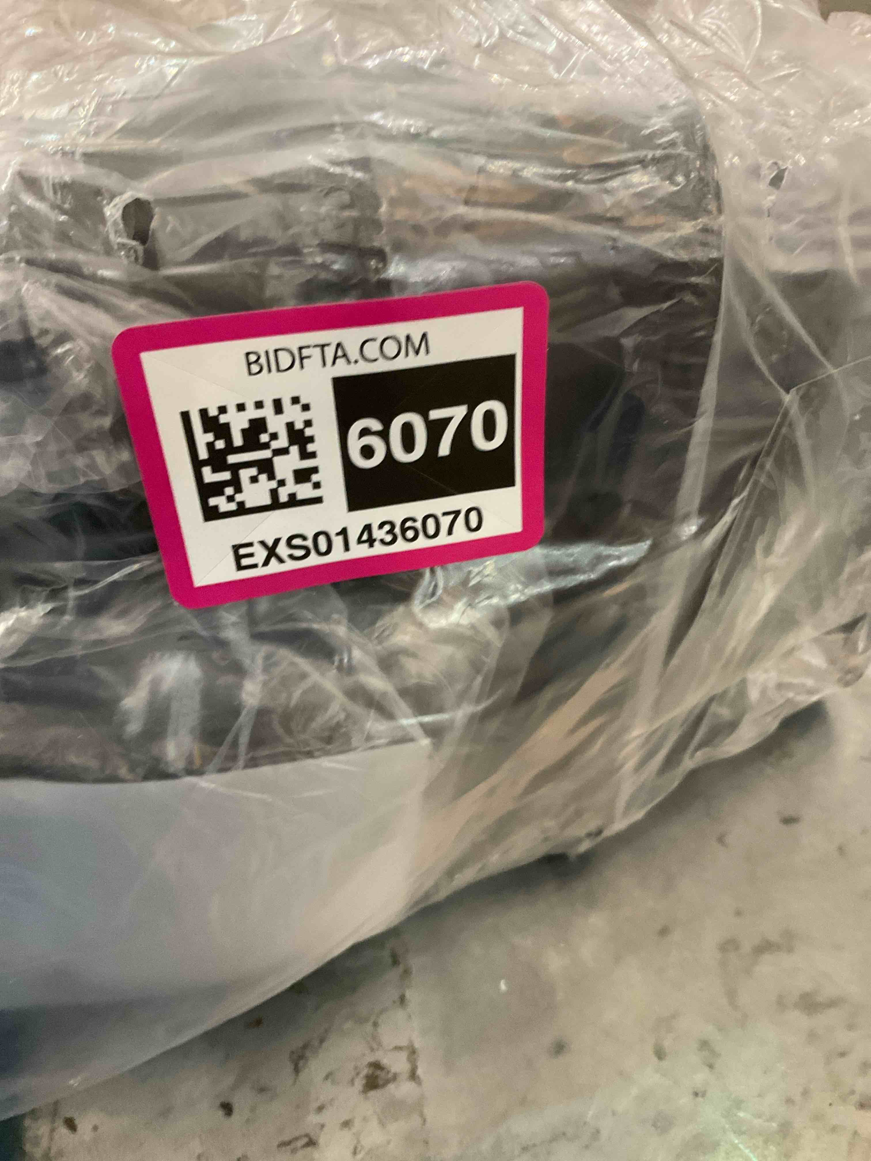https://s3.amazonaws.com/lotting-images-prod/BargainHunt/EXS01436070_1719334208786.jpeg
