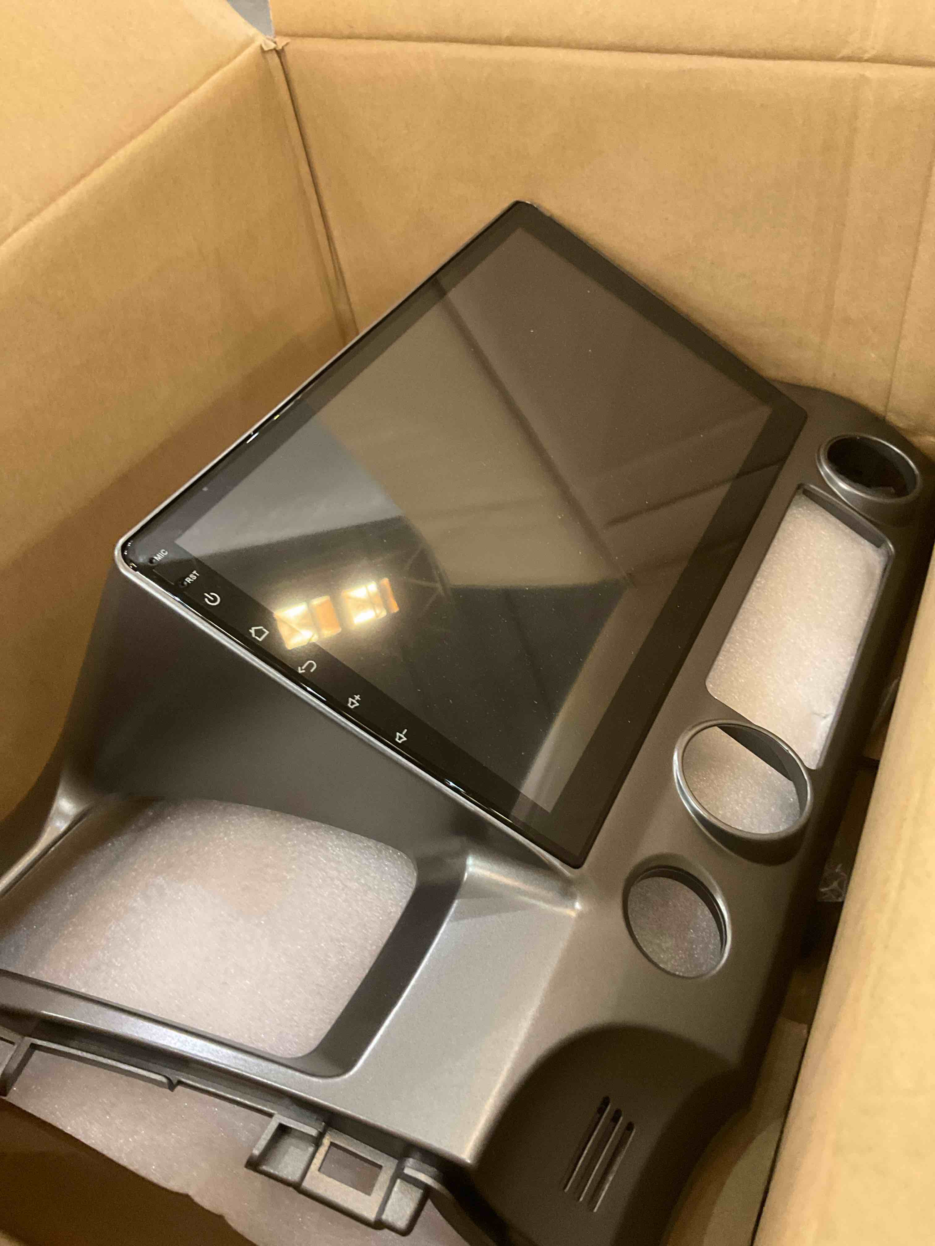 https://s3.amazonaws.com/lotting-images-prod/BargainHunt/EXS01436093_1719336916548.jpeg