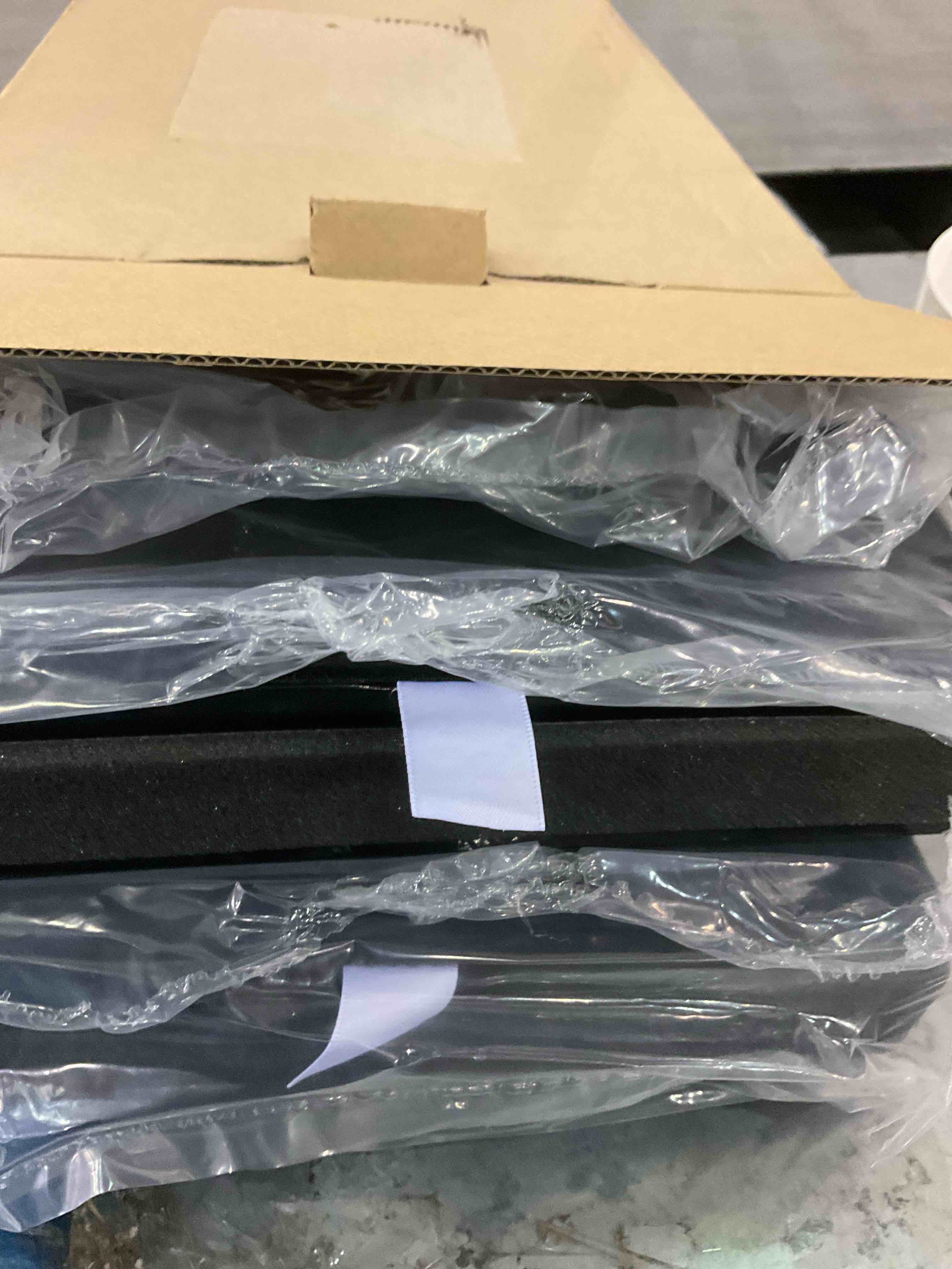 https://s3.amazonaws.com/lotting-images-prod/BargainHunt/EXS01436125_1719489815165.jpeg
