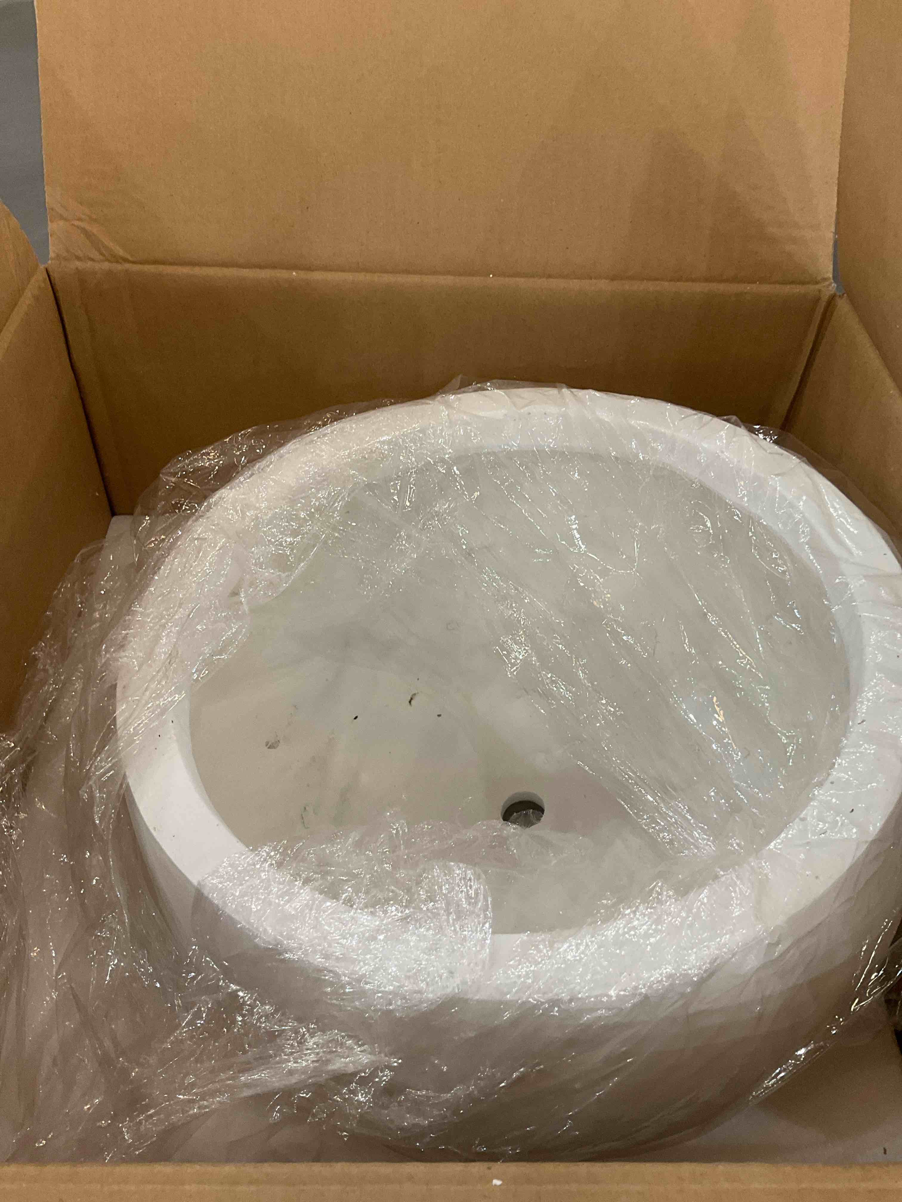 https://s3.amazonaws.com/lotting-images-prod/BargainHunt/EXS01436199_1719515012647.jpeg