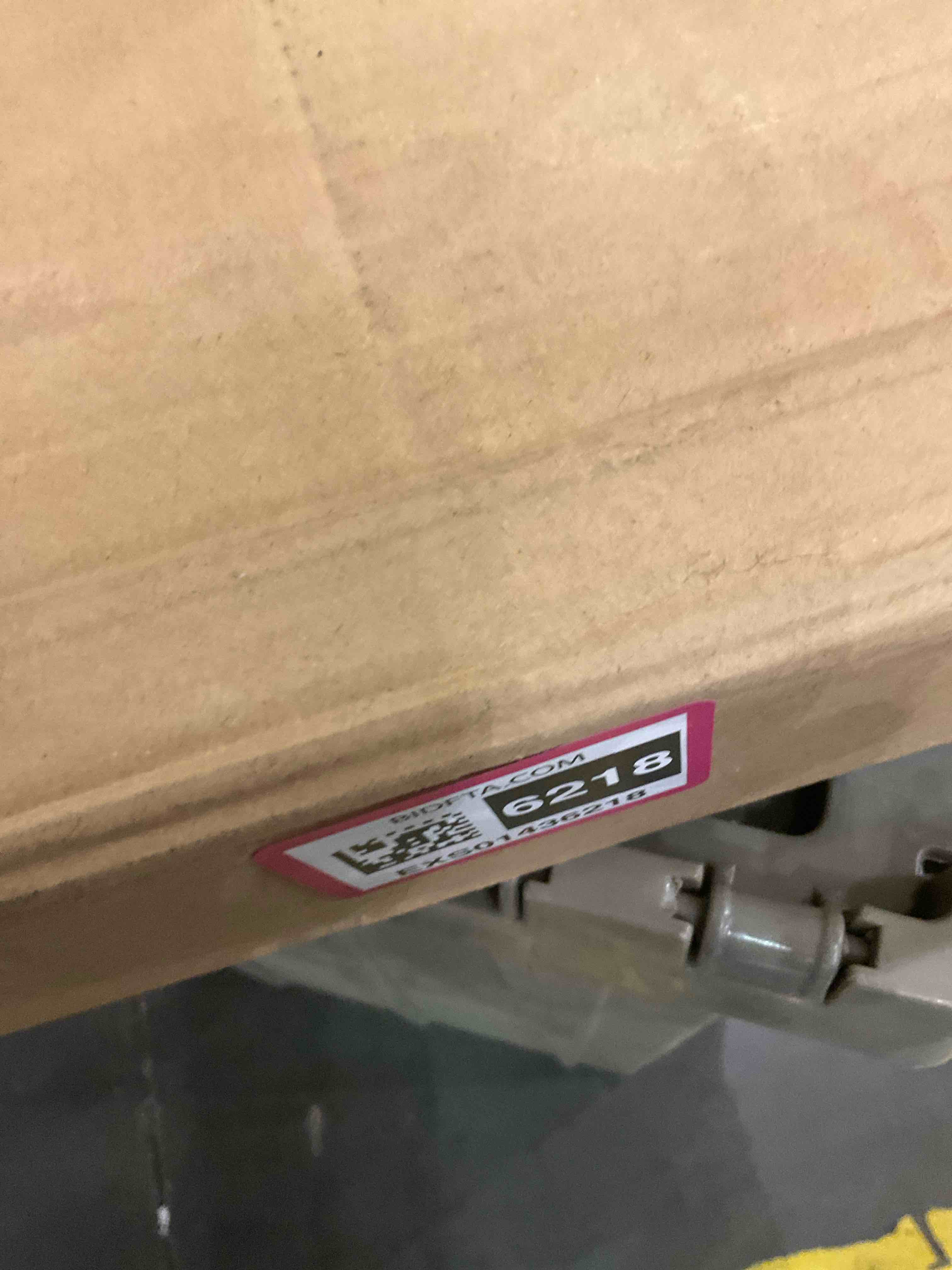 https://s3.amazonaws.com/lotting-images-prod/BargainHunt/EXS01436218_1719577638103.jpeg