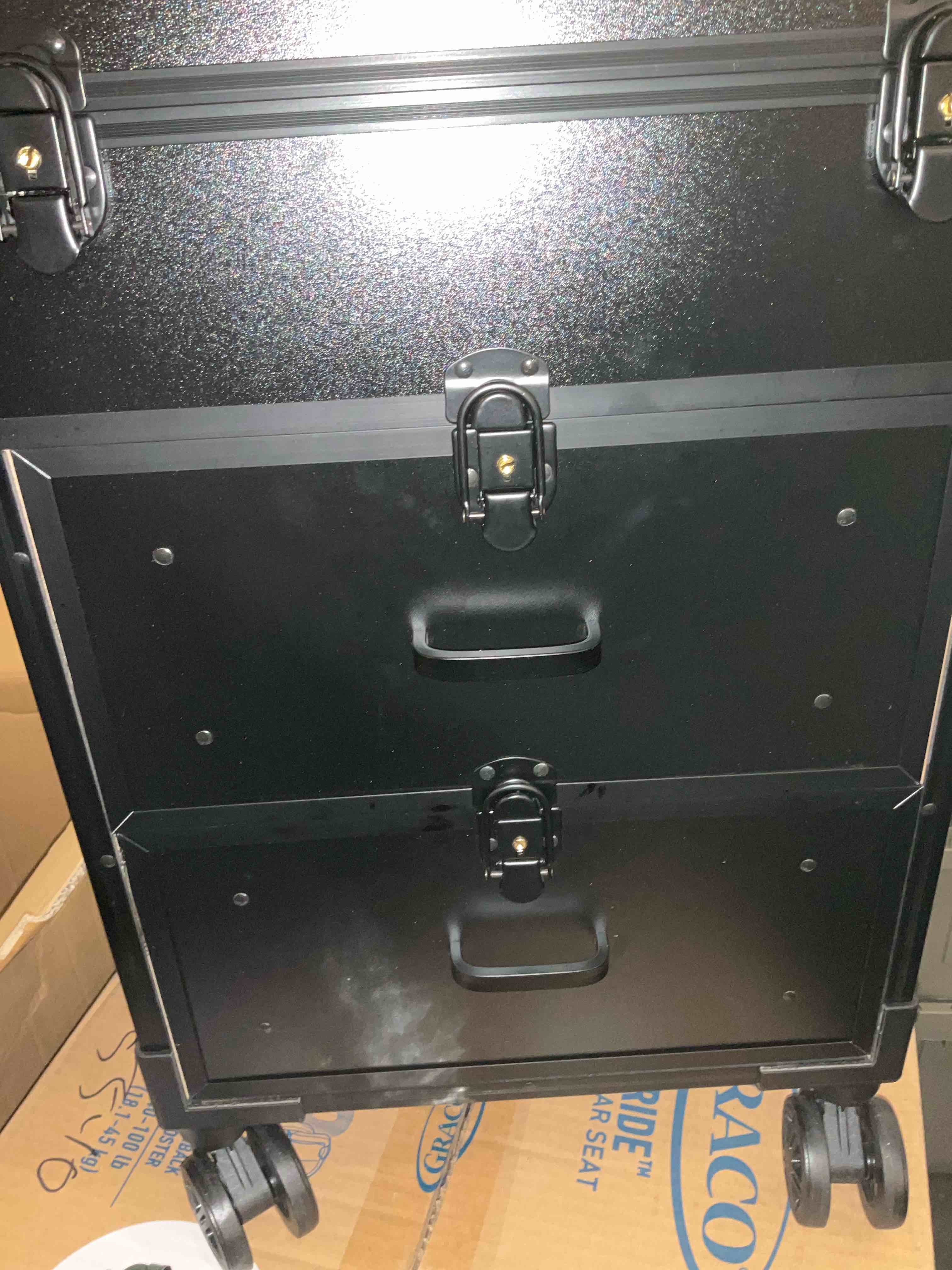 Yokilly Rolling Makeup Train Case, Professional Cosmetology Case on Wheels, Aluminum Cosmetic Trolley Travelling Cart Trunk with Swivel Wheels, Sliding Drawer & Keys for Nail Technician Stylist