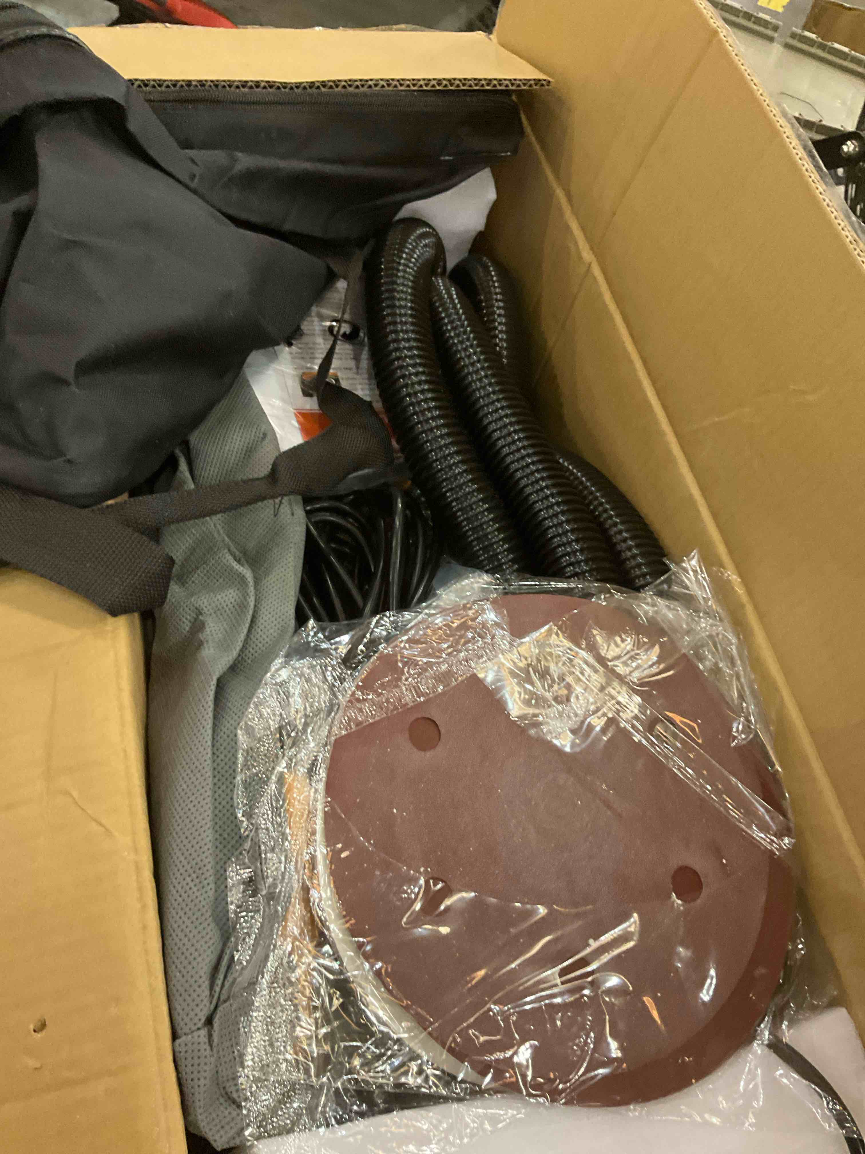 https://s3.amazonaws.com/lotting-images-prod/BargainHunt/EXS01436311_1719845428498.jpeg