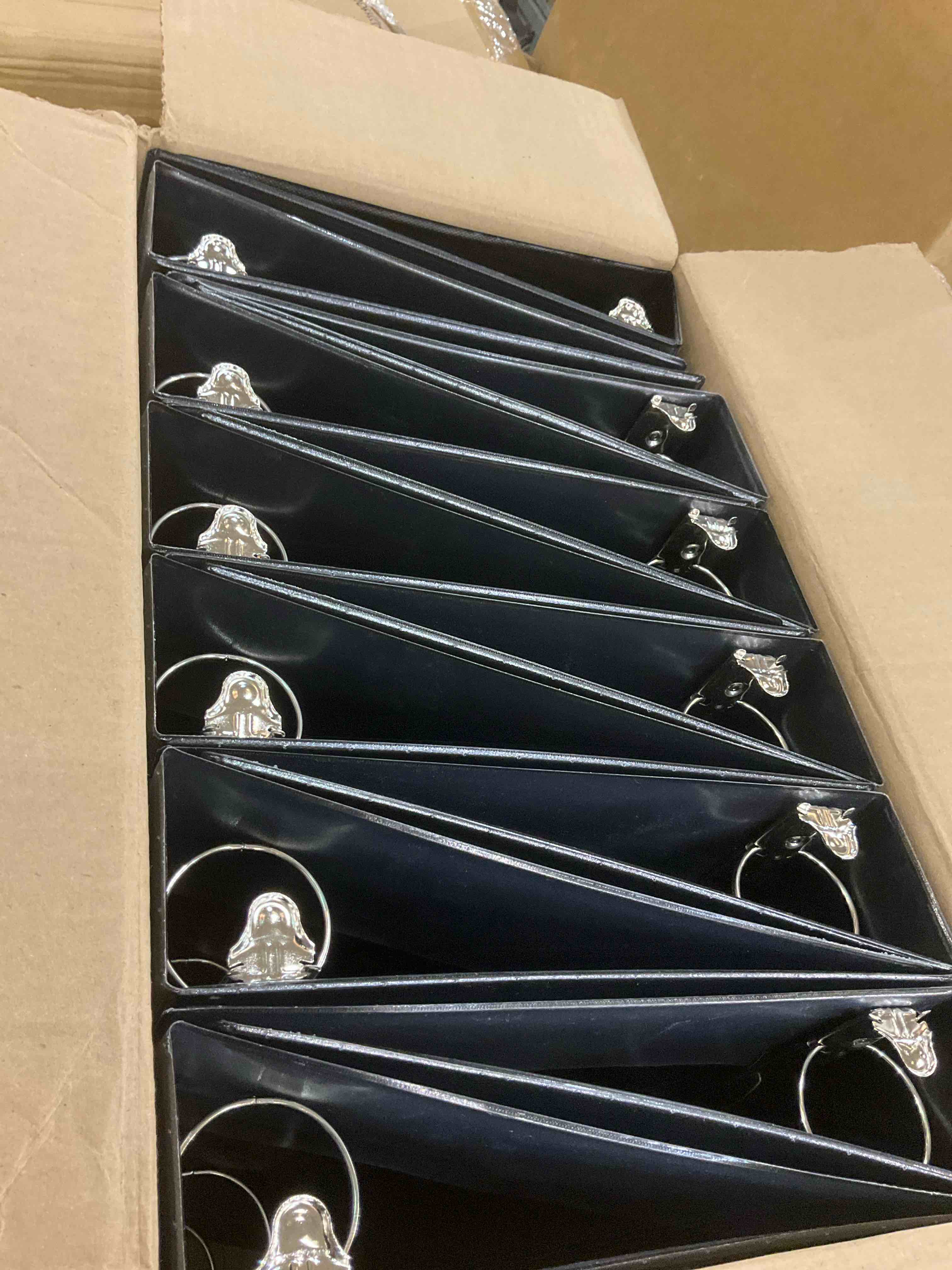 https://s3.amazonaws.com/lotting-images-prod/BargainHunt/EXS01436395_1719922575671.jpeg