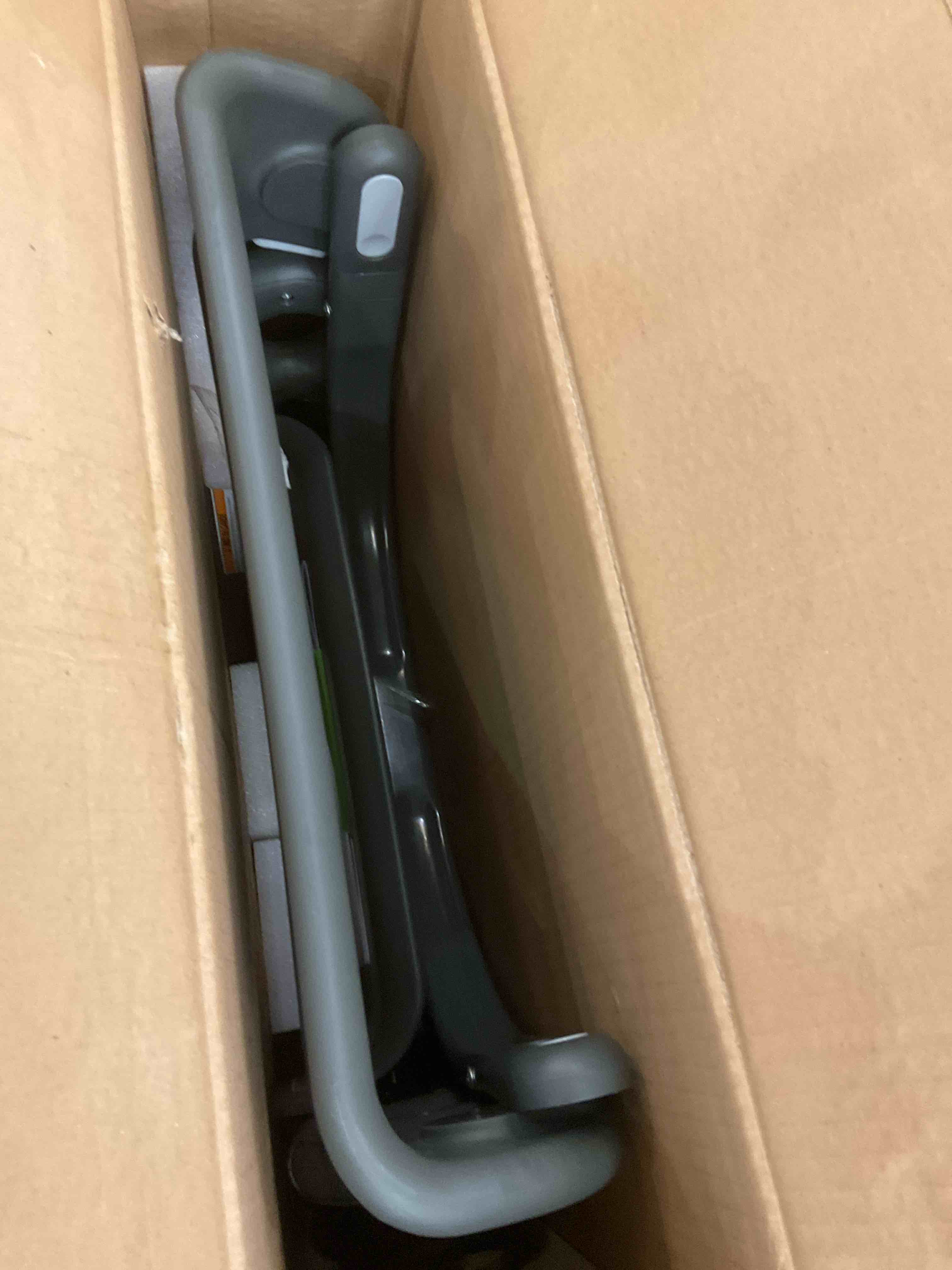 https://s3.amazonaws.com/lotting-images-prod/BargainHunt/EXS01436459_1719944851356.jpeg
