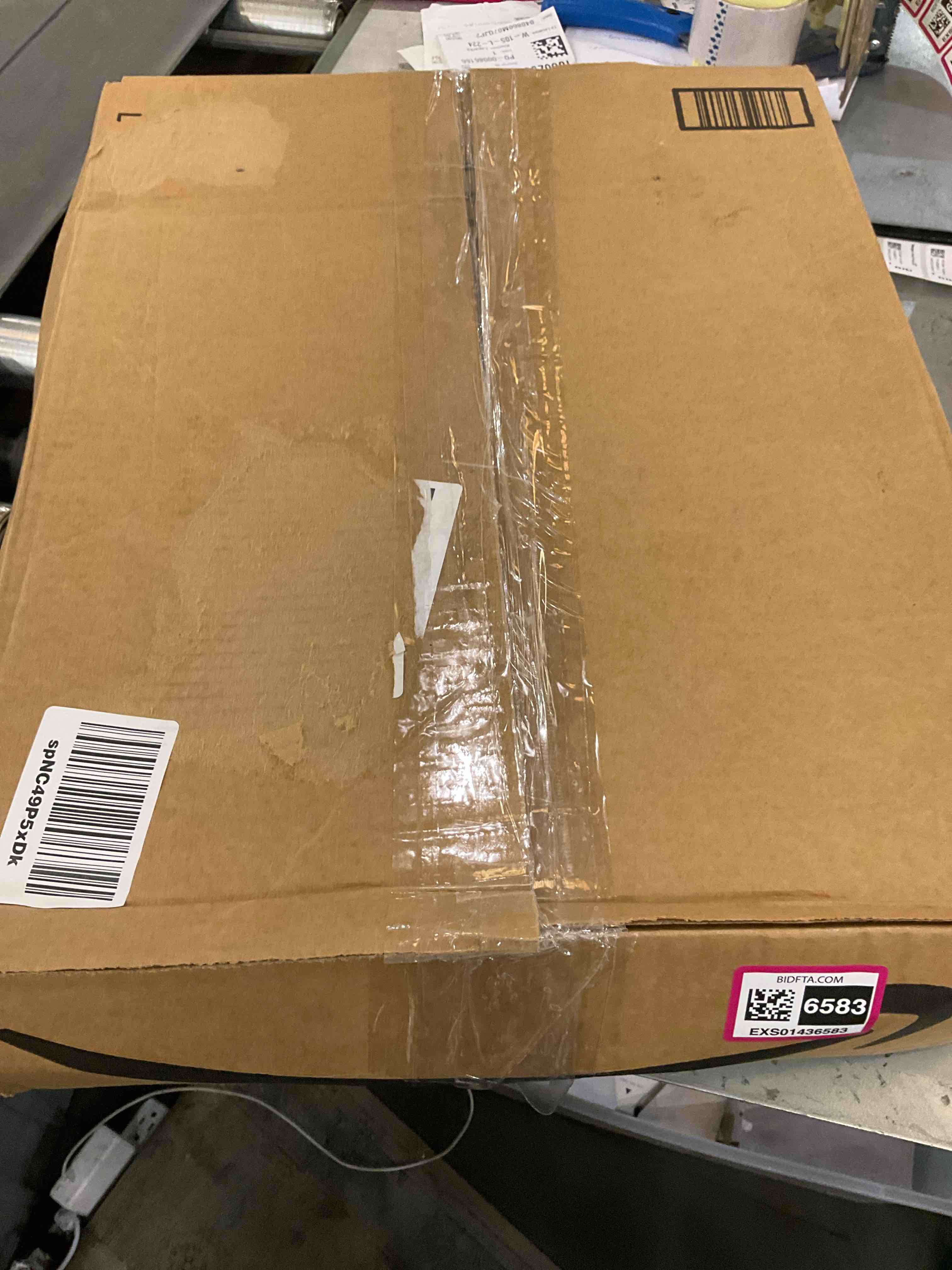 https://s3.amazonaws.com/lotting-images-prod/BargainHunt/EXS01436583_1719585716377.jpeg