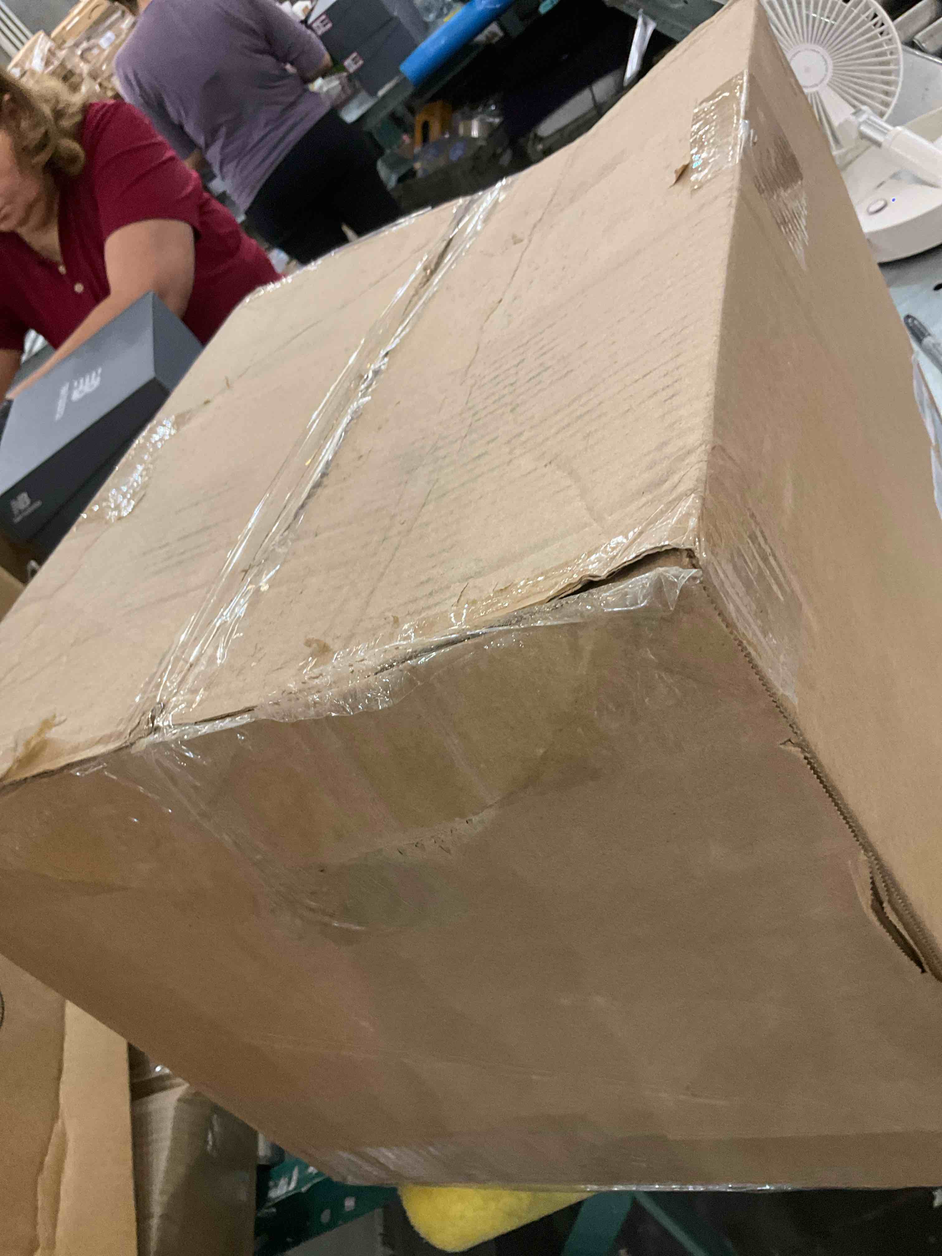 https://s3.amazonaws.com/lotting-images-prod/BargainHunt/EXS01436691_1719845813342.jpeg