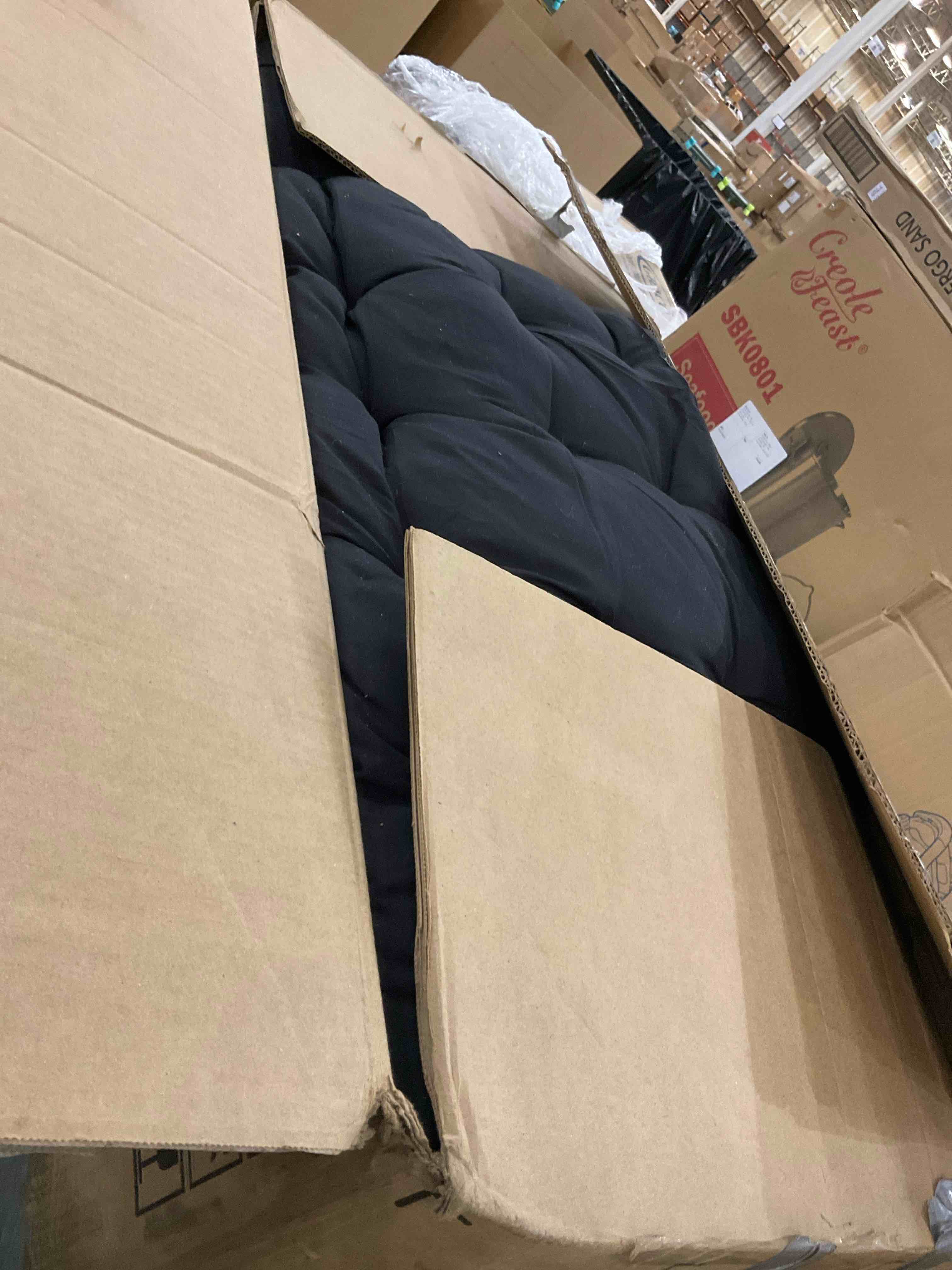 https://s3.amazonaws.com/lotting-images-prod/BargainHunt/EXS01436892_1719939065471.jpeg
