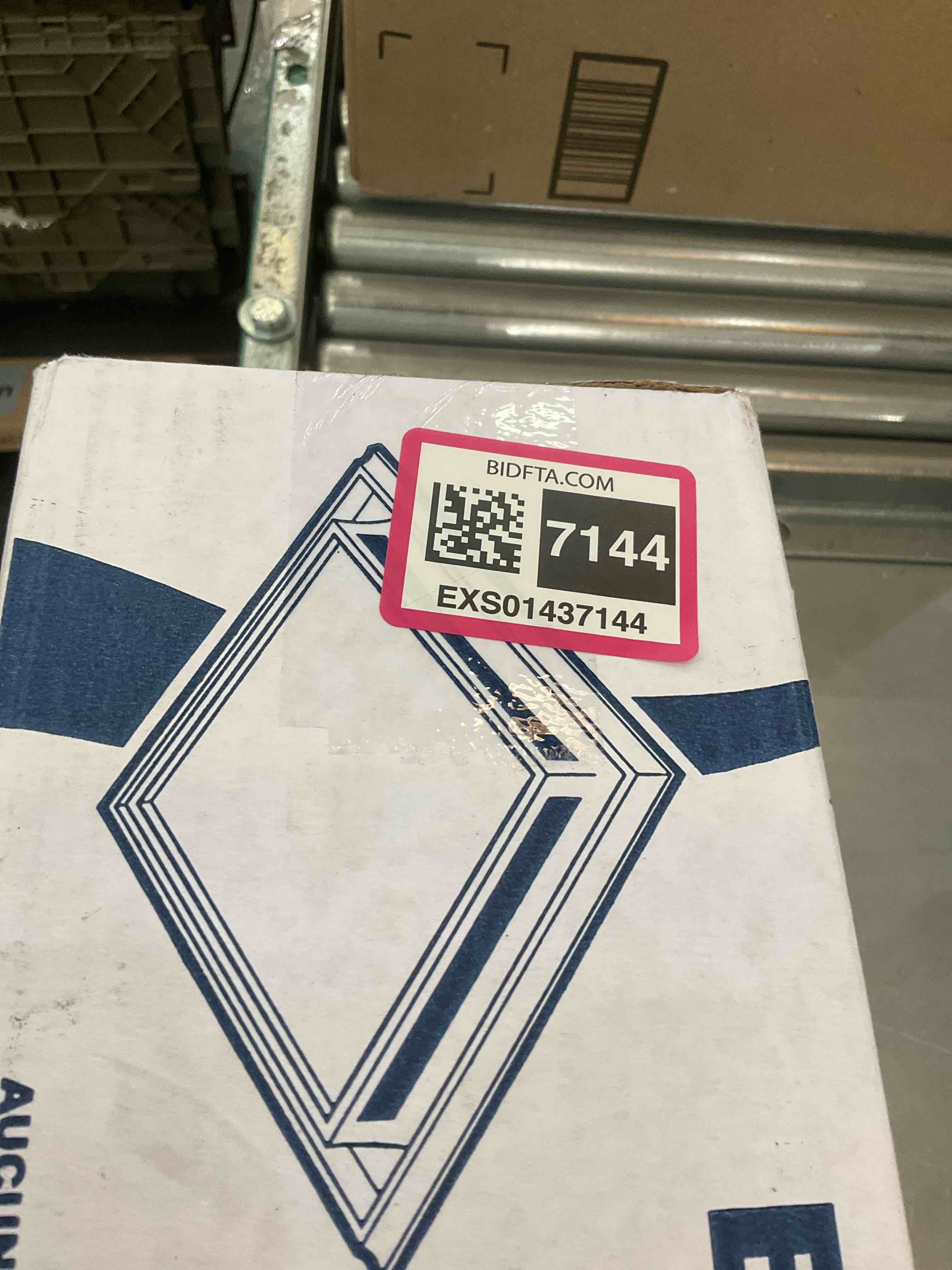 https://s3.amazonaws.com/lotting-images-prod/BargainHunt/EXS01437144_1722966569265.jpeg