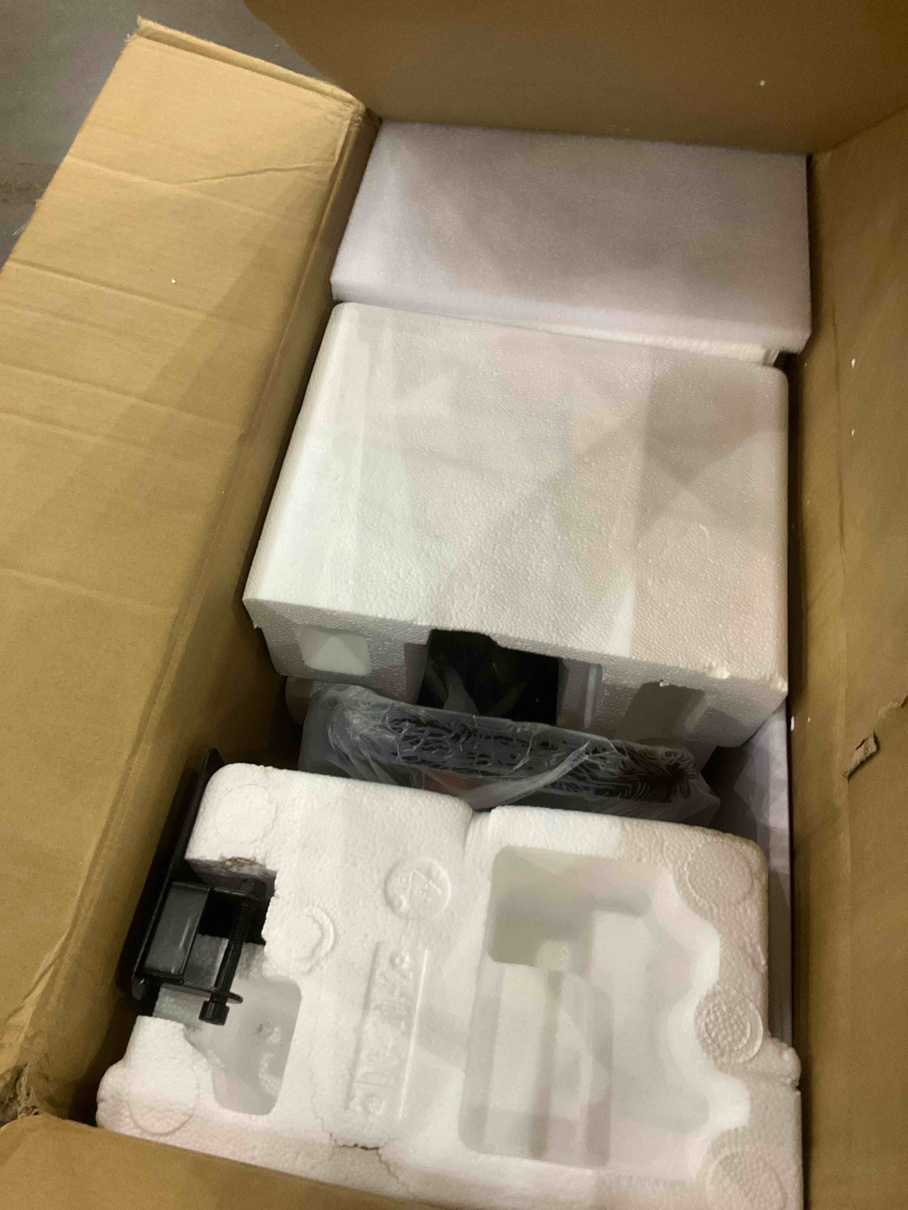 https://s3.amazonaws.com/lotting-images-prod/BargainHunt/EXS01437163_1723029959973.jpeg