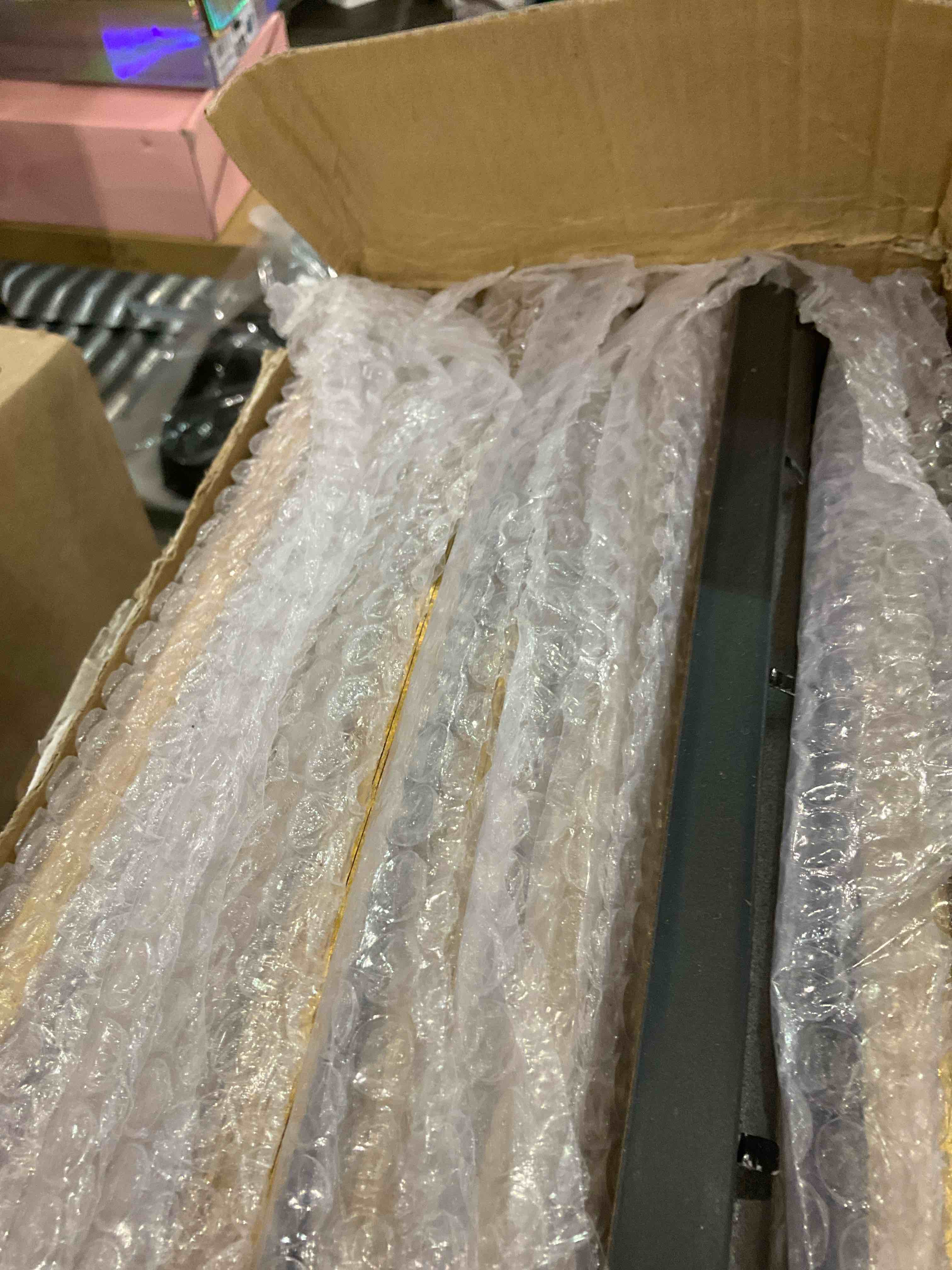 https://s3.amazonaws.com/lotting-images-prod/BargainHunt/EXS01437232_1723039770367.jpeg