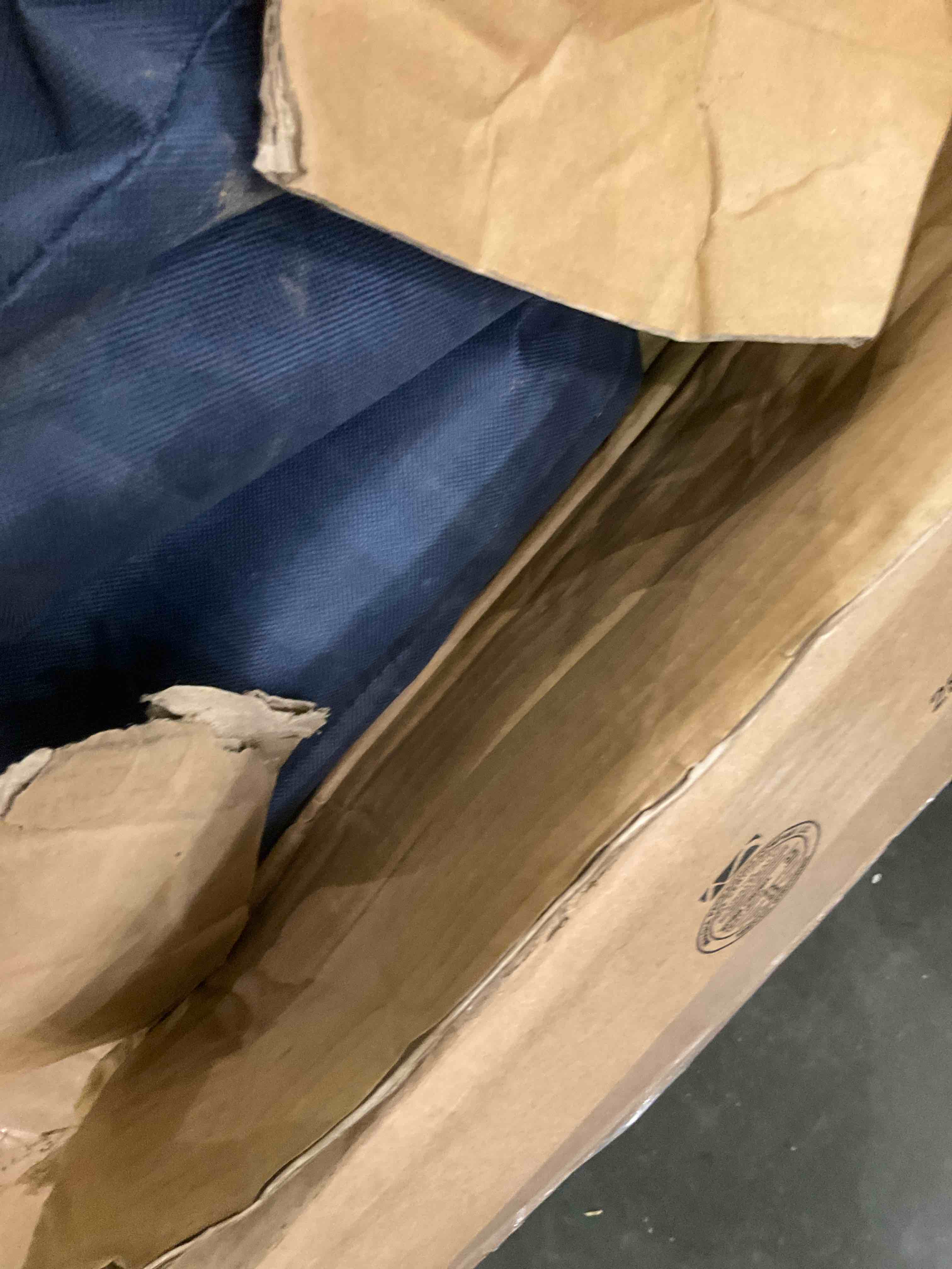 https://s3.amazonaws.com/lotting-images-prod/BargainHunt/EXS01438756_1721134164377.jpeg