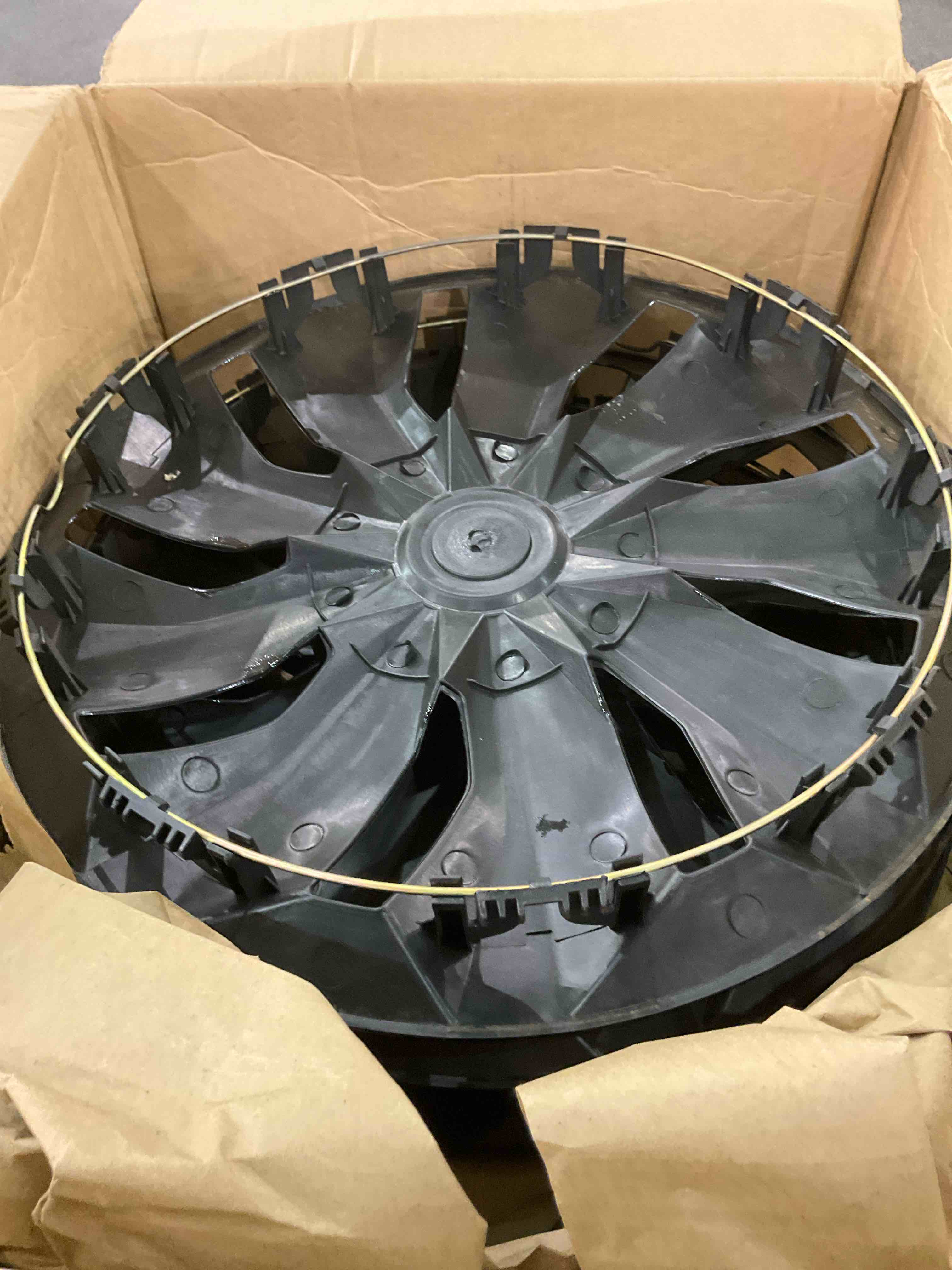 https://s3.amazonaws.com/lotting-images-prod/BargainHunt/EXS01438844_1721217971751.jpeg