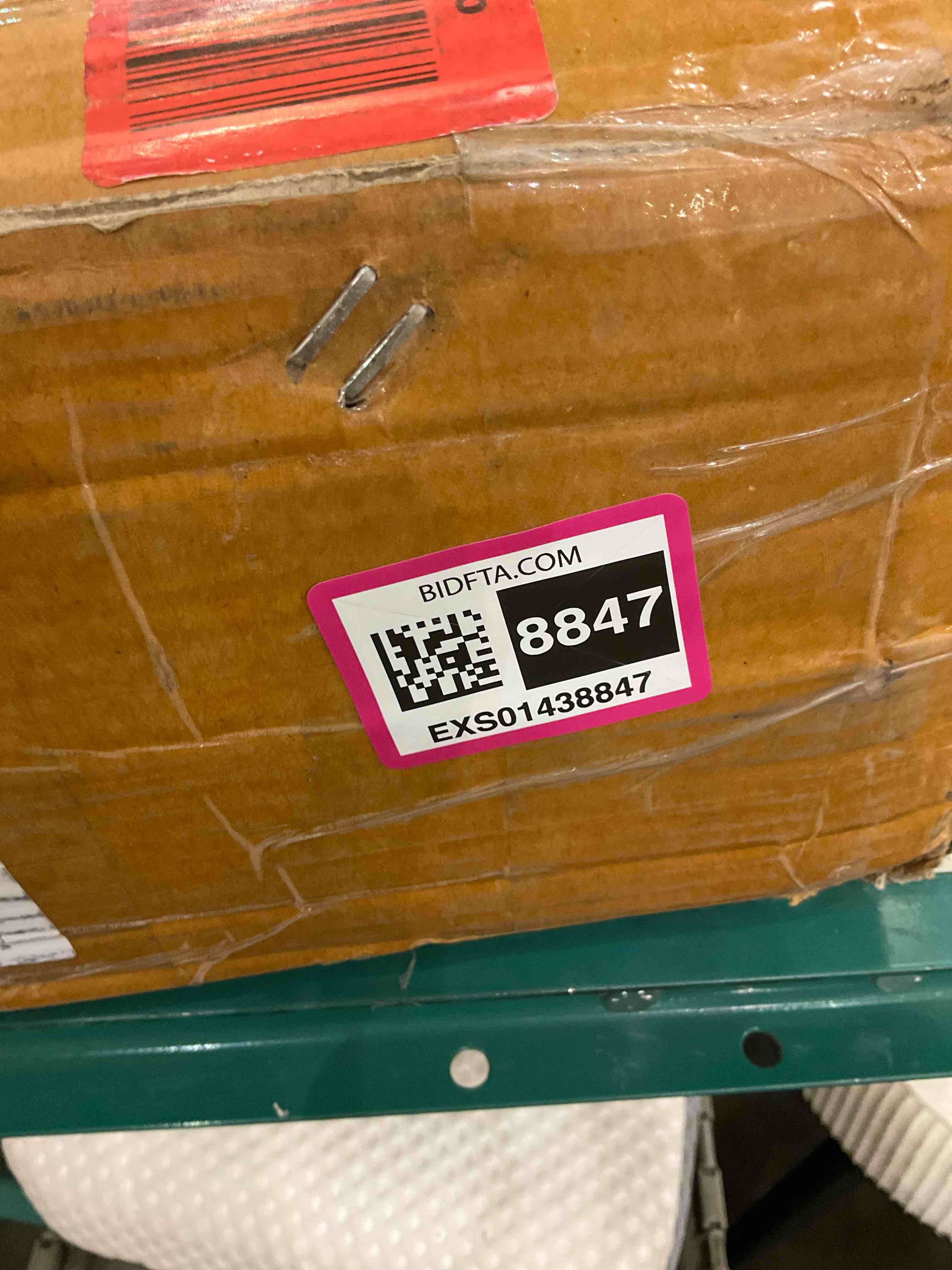 https://s3.amazonaws.com/lotting-images-prod/BargainHunt/EXS01438847_1721218431282.jpeg
