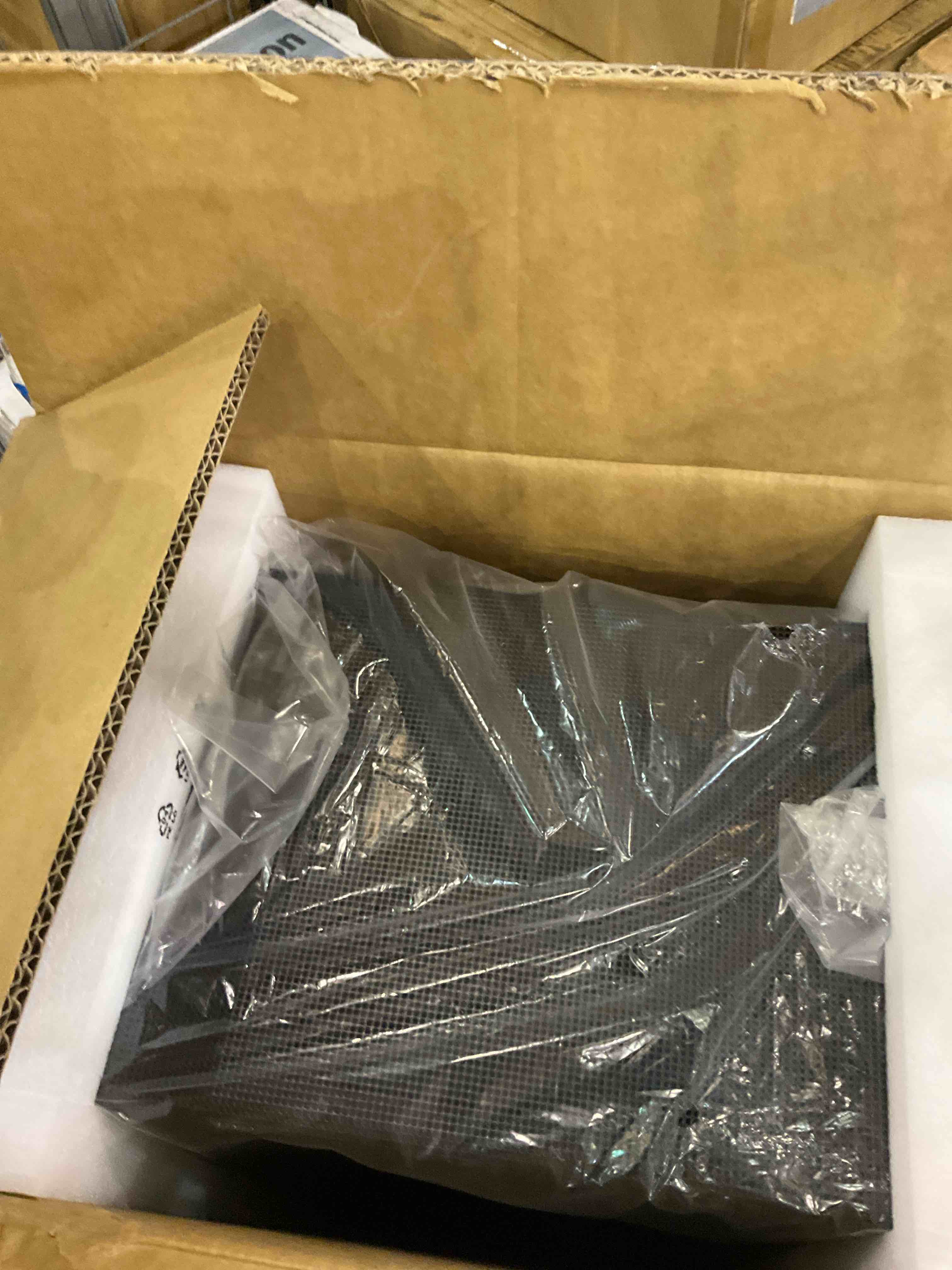 https://s3.amazonaws.com/lotting-images-prod/BargainHunt/EXS01438909_1721316411680.jpeg