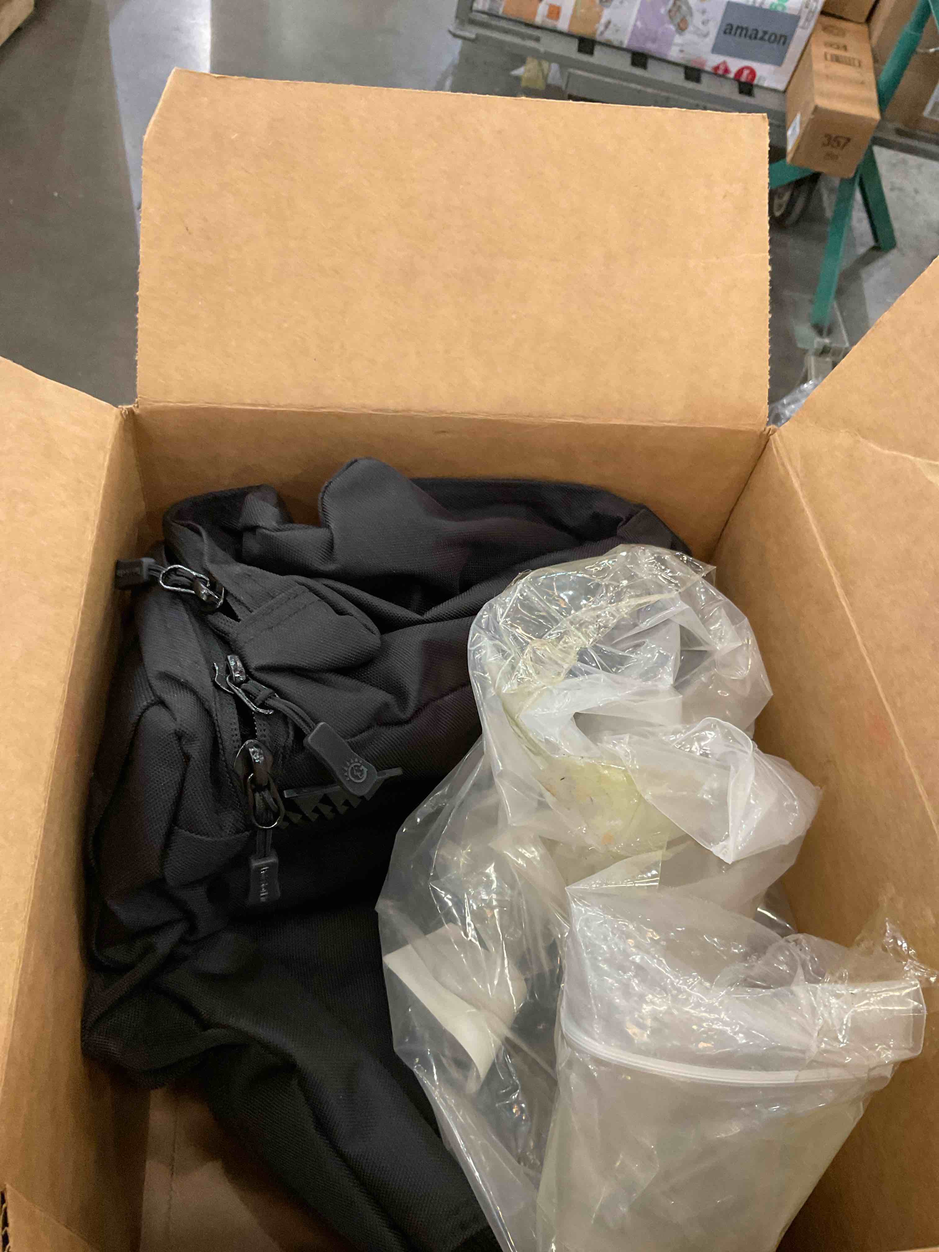 https://s3.amazonaws.com/lotting-images-prod/BargainHunt/EXS01439129_1719250607851.jpeg