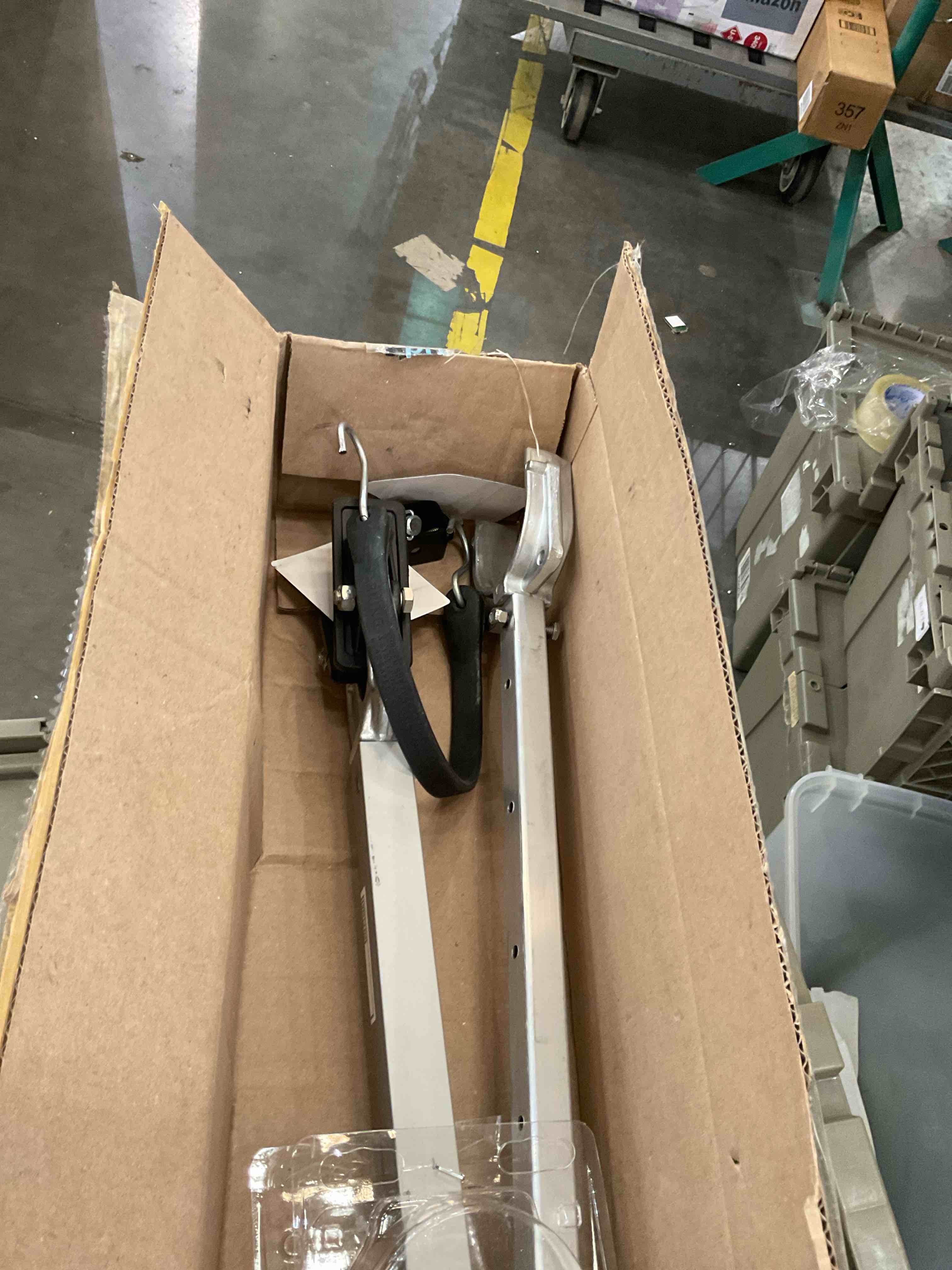 https://s3.amazonaws.com/lotting-images-prod/BargainHunt/EXS01439130_1719250677398.jpeg