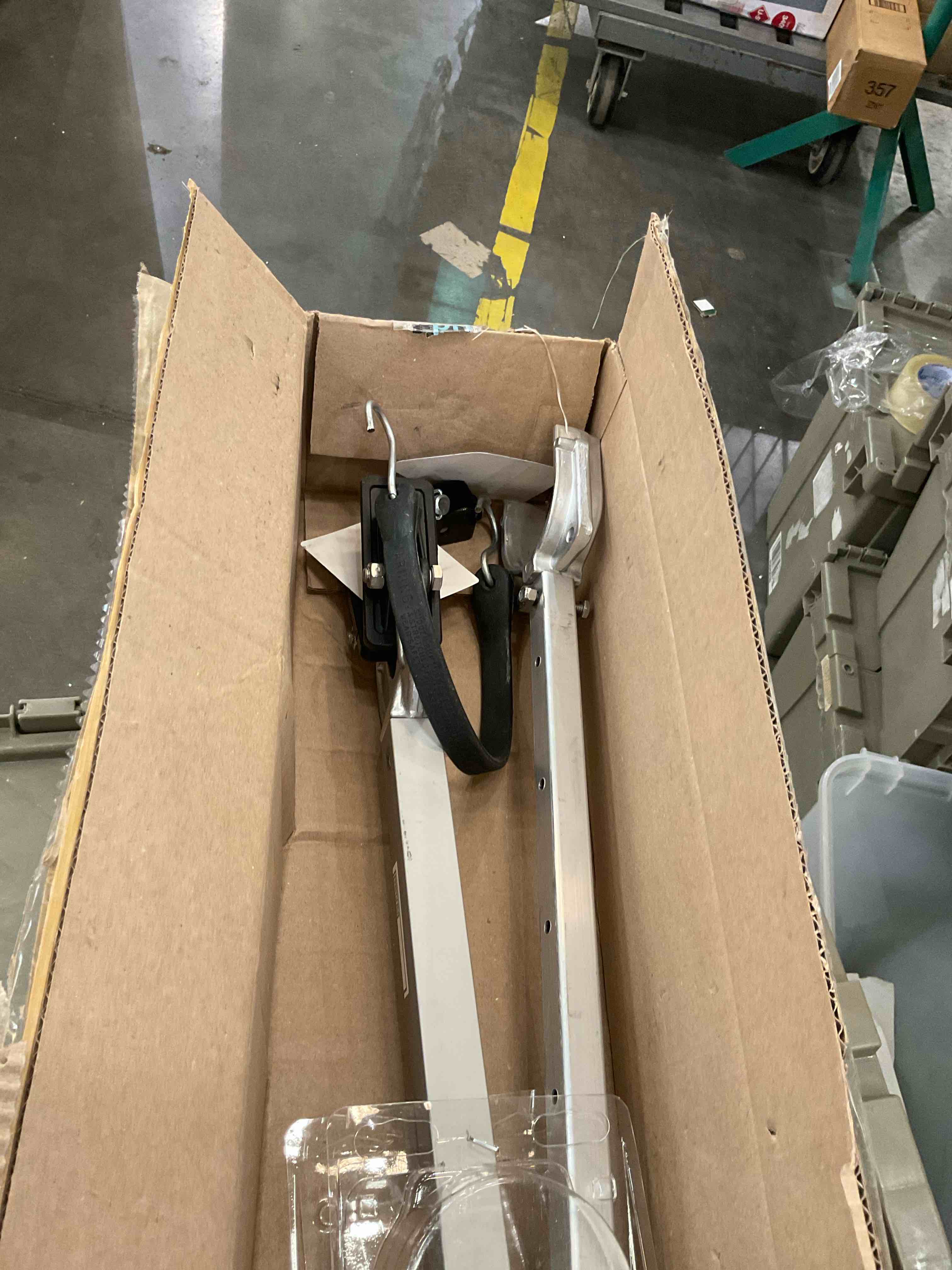 https://s3.amazonaws.com/lotting-images-prod/BargainHunt/EXS01439130_1719250678432.jpeg