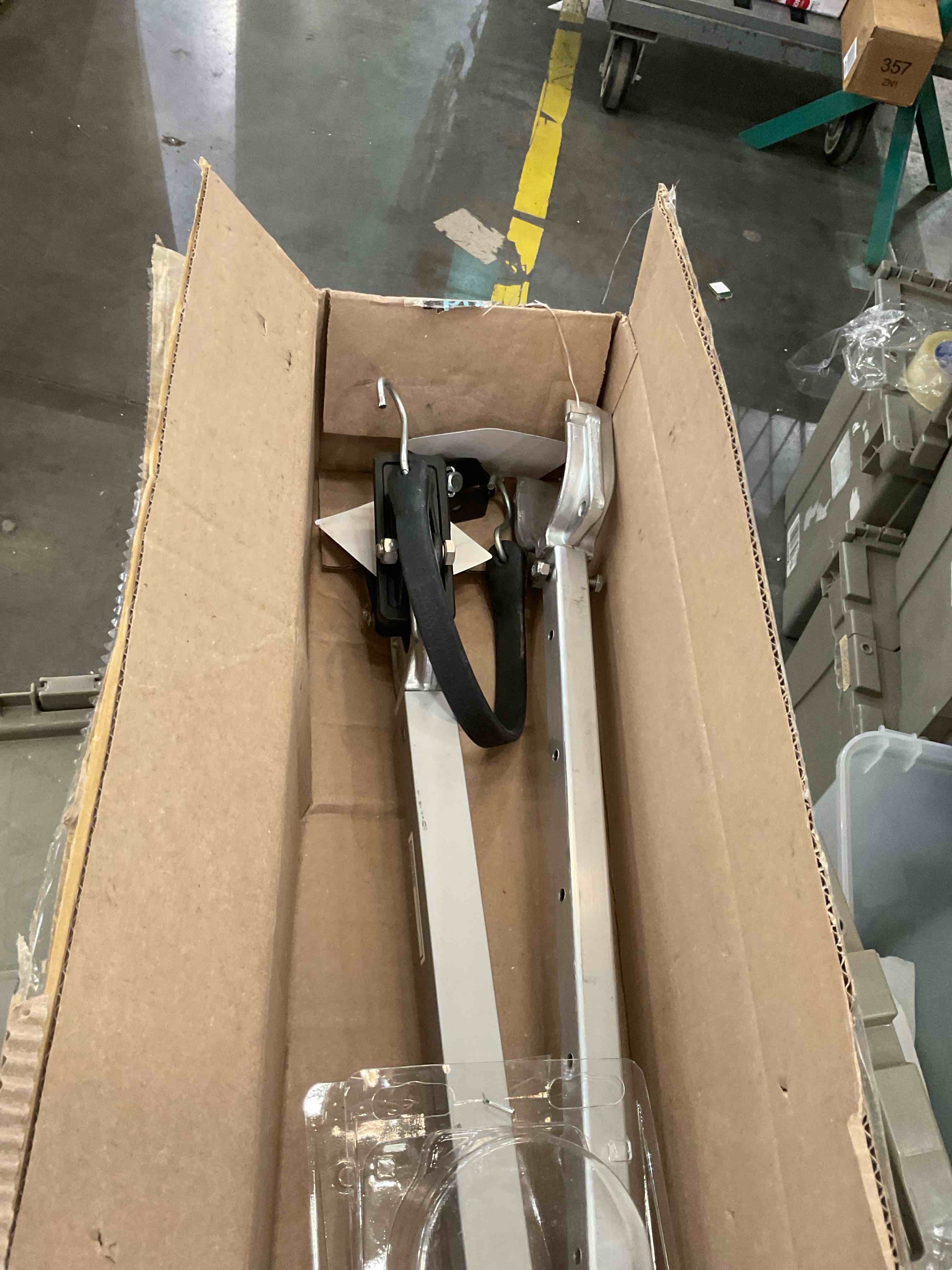 https://s3.amazonaws.com/lotting-images-prod/BargainHunt/EXS01439130_1719250679479.jpeg